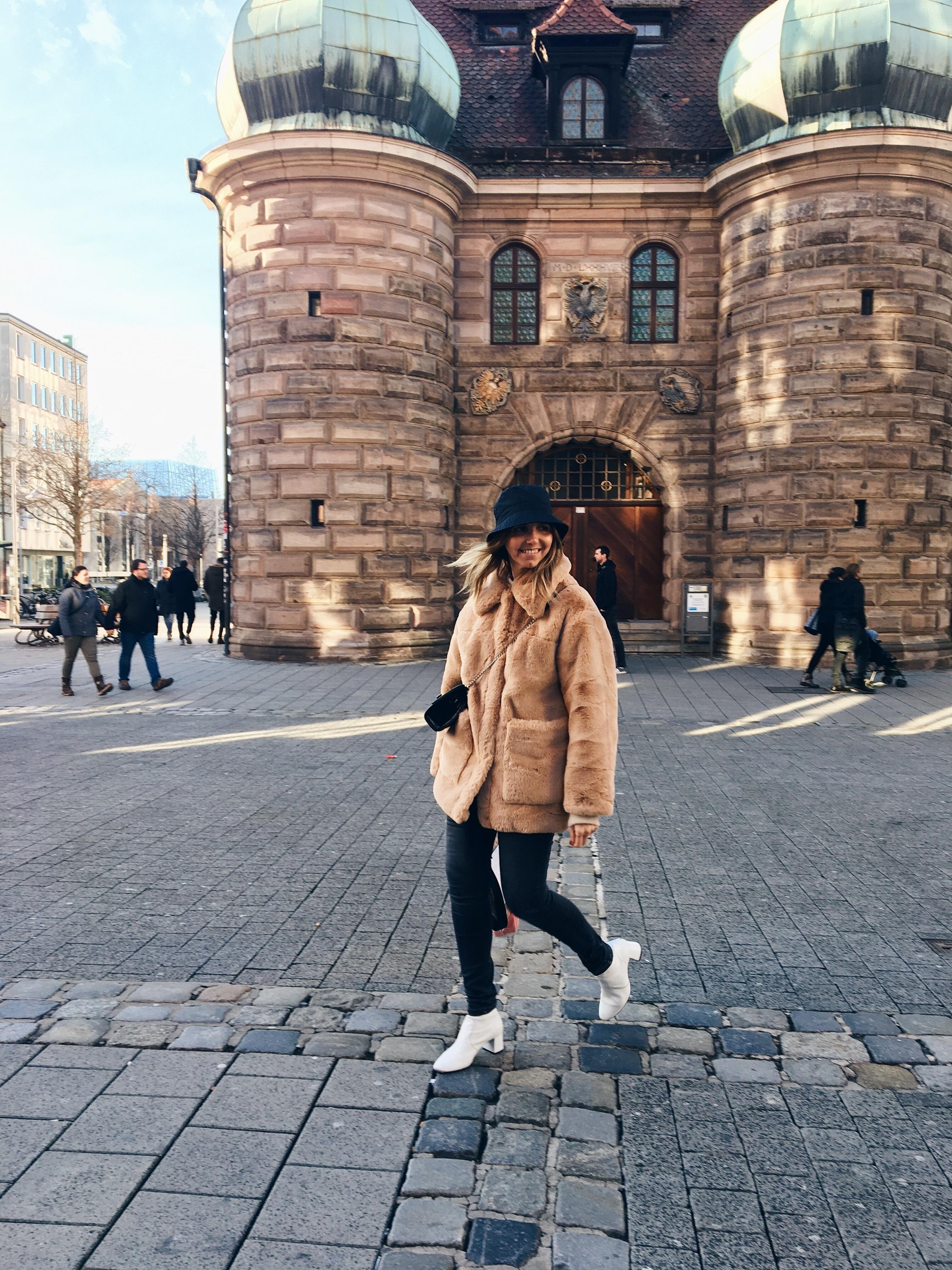 Russian vibes in Nuremberg #weekendvibes #weekendmood -#streetstyle #streetwear #streetfashion #cityphotografy #fashion