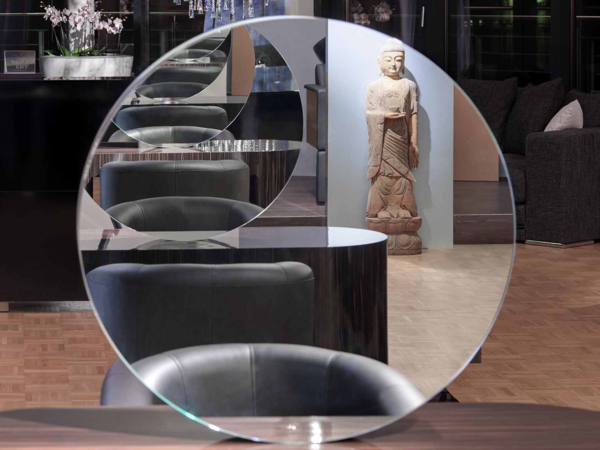 Salon Dennis Creuzberg #spiegel #penthouse #asiadeko ©www.berlinrodeo.com