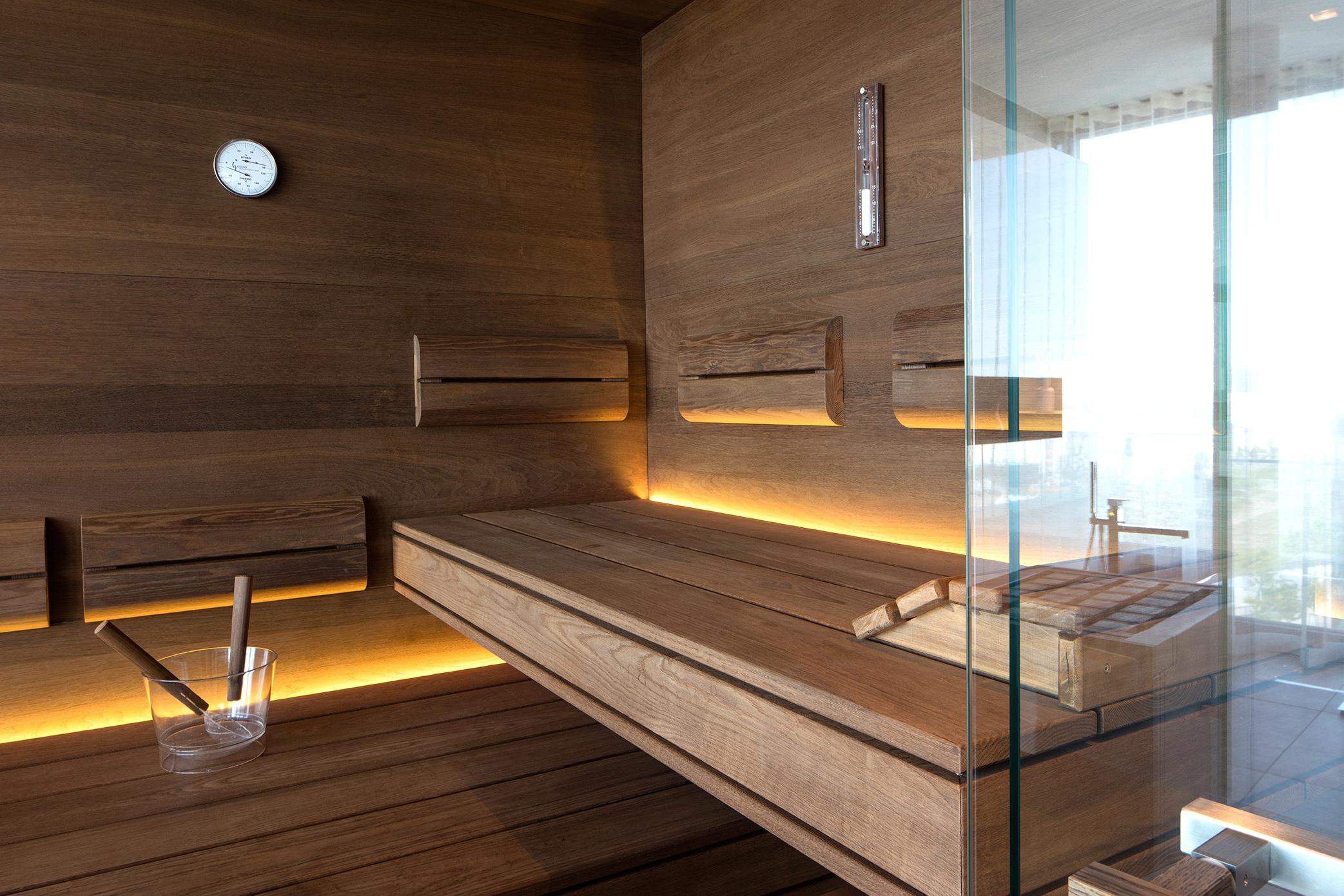 Sauna mit viel Glas als Design-Möbelstück #sauna #badsauna ©corso sauna manufaktur