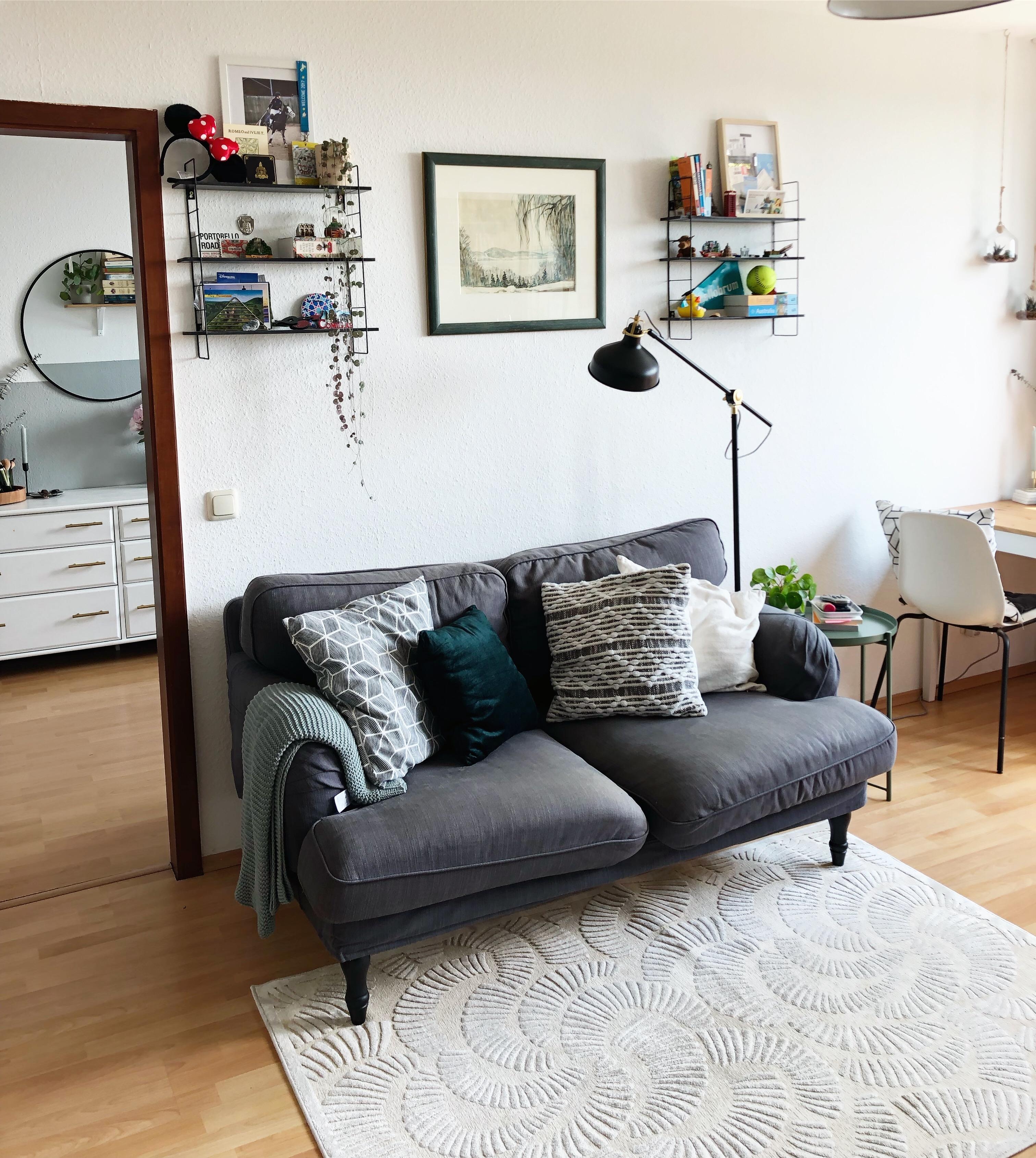 #scandistyle #sofa #couch #kissen #grün #neutrals #stringregal #wohnzimmer #livingroom