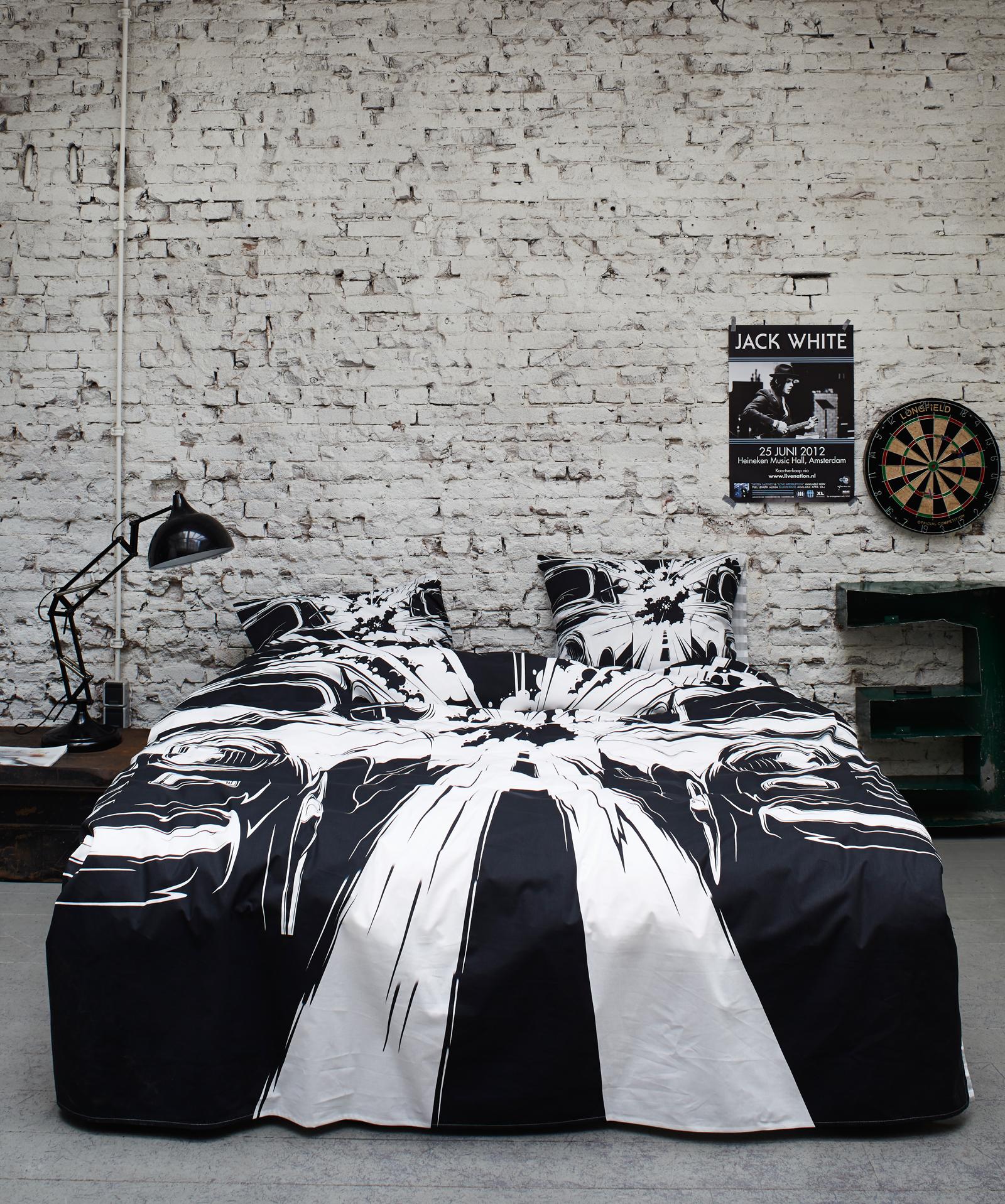 Schlafzimmer in Schwarz-Weiß #bettwäsche ©Essenza Home/Covers & Co