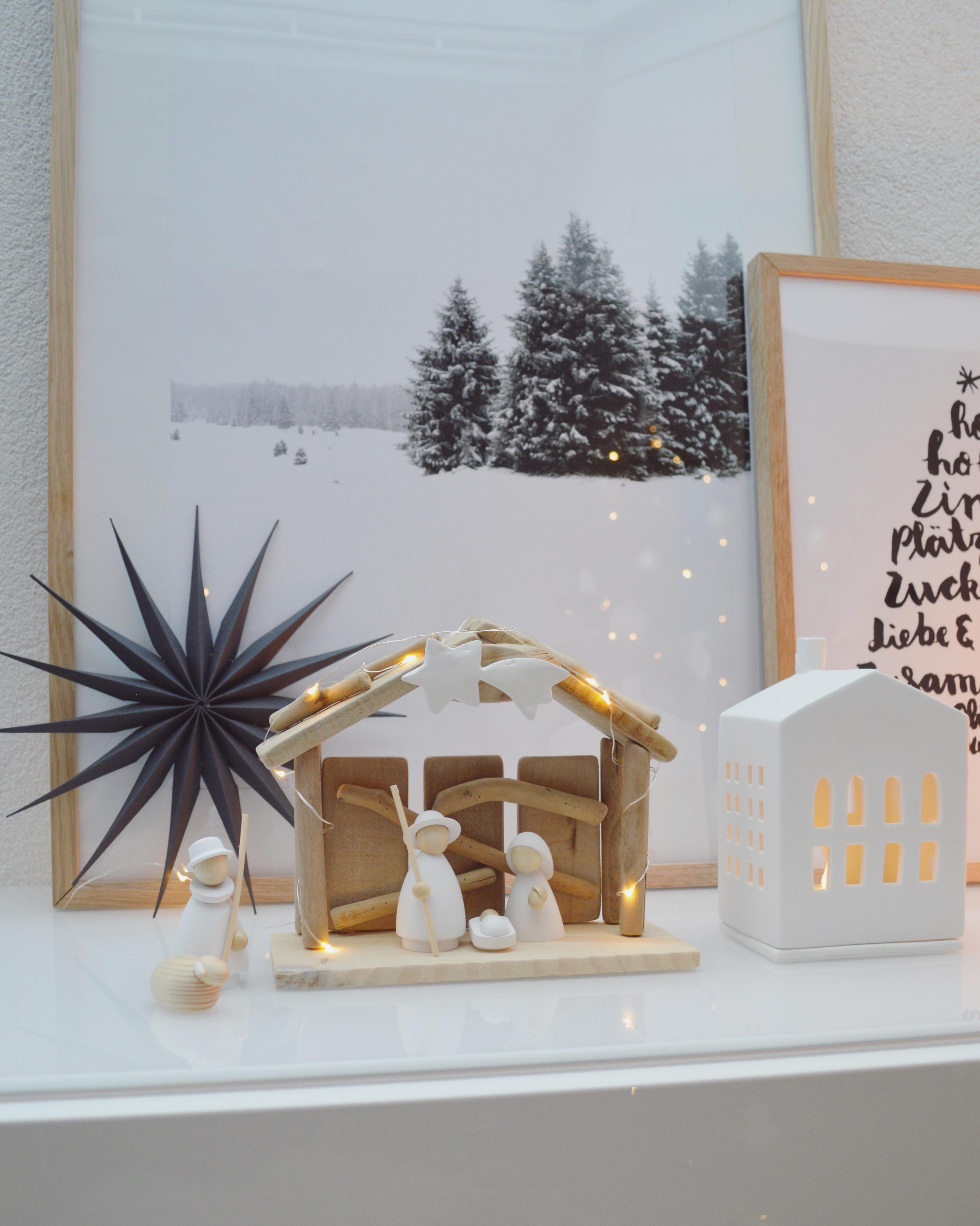 Skandinavische Weihnachtsdeko
#loveit #weisstrifftholz #krippe
