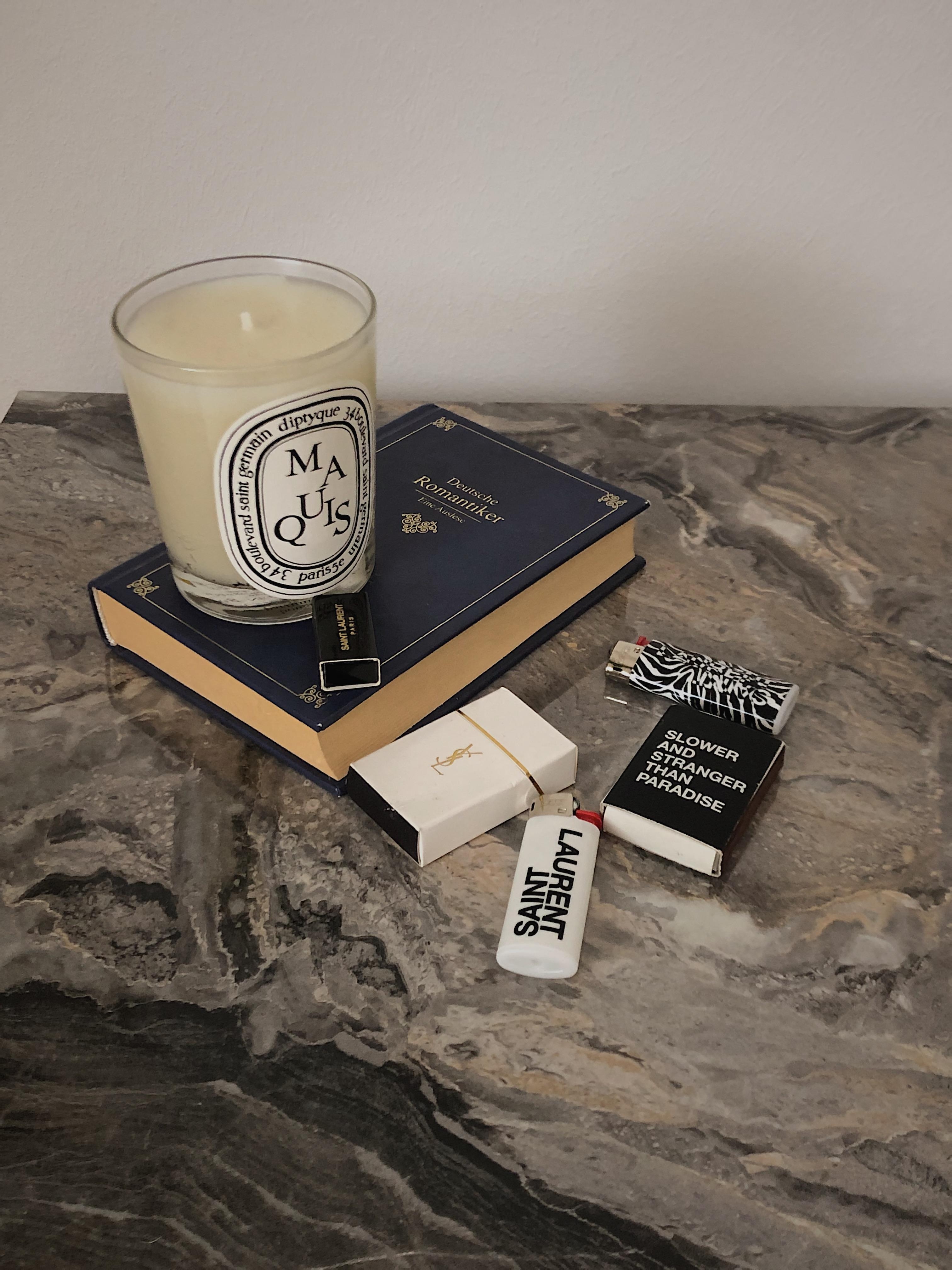 Slower and stranger than paradise 💫
#paradise #home #decor #interior #streichhölzer #candle #marmortisch #marble