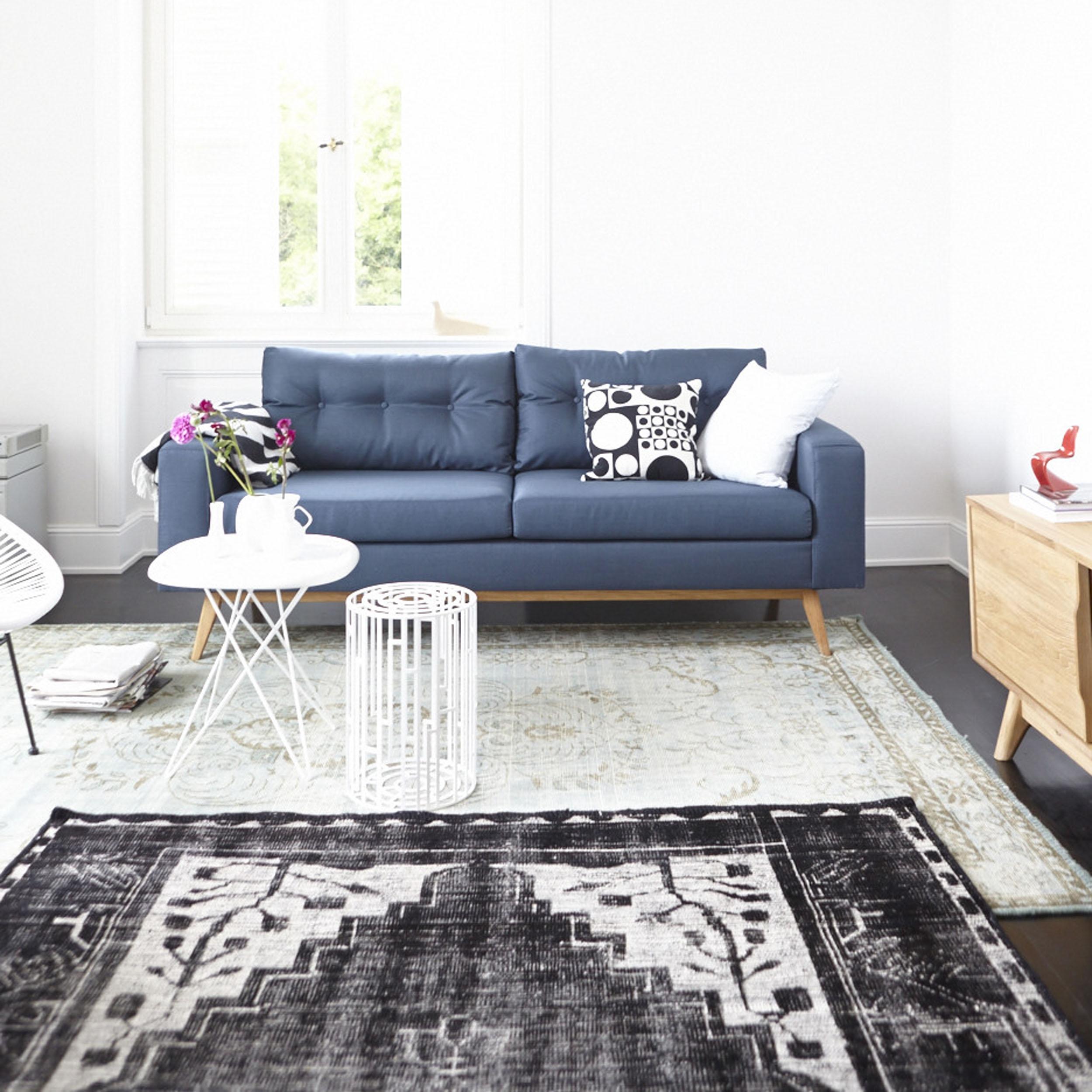 Sofa im Retro-Design bei ikarus #wohnzimmer #sofa ©ikarus...design