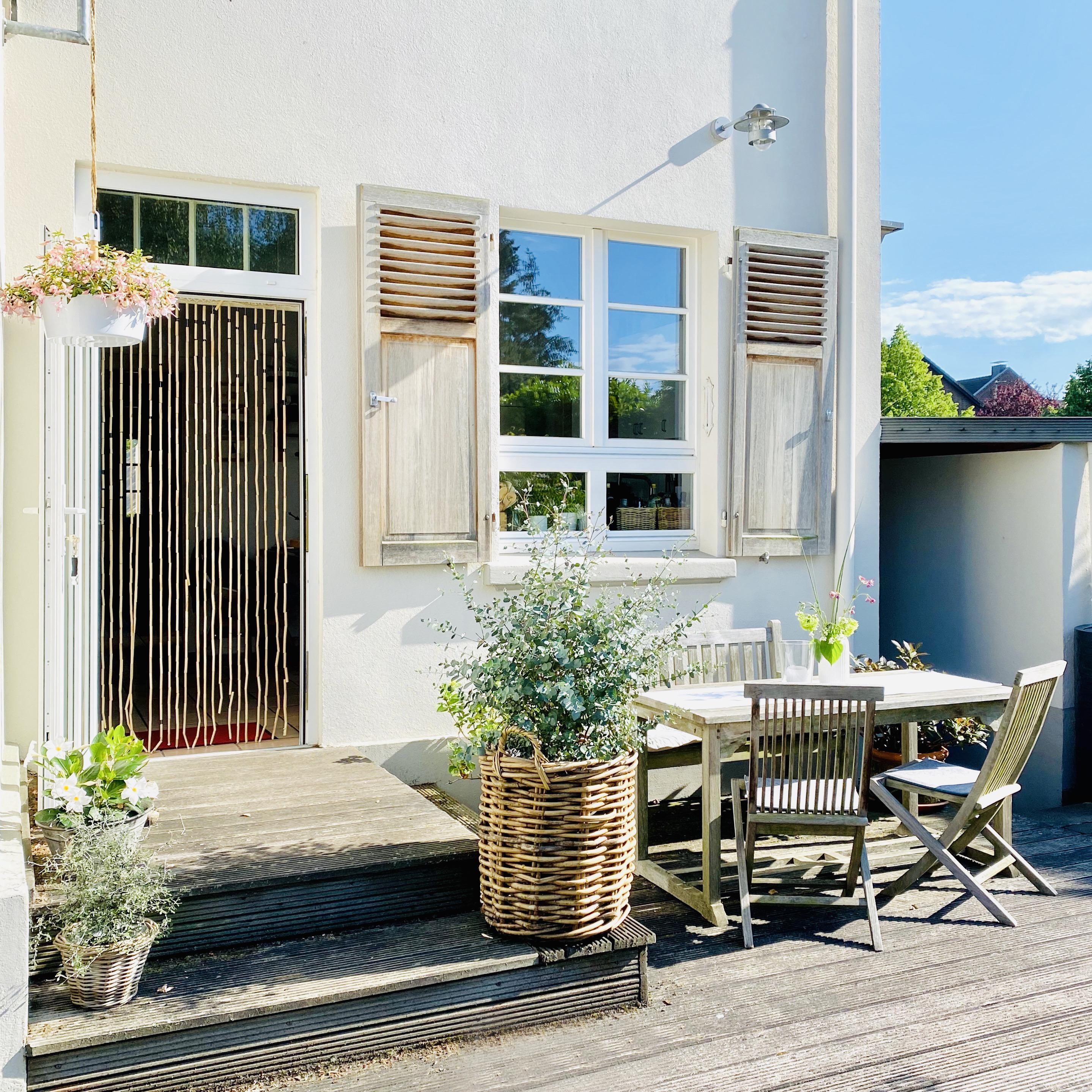 Sommer, Sonne & Terrassenliebe...
#terrasse #outdoorgoals #eukalyptus #landhausstil #skandinavischwohnen