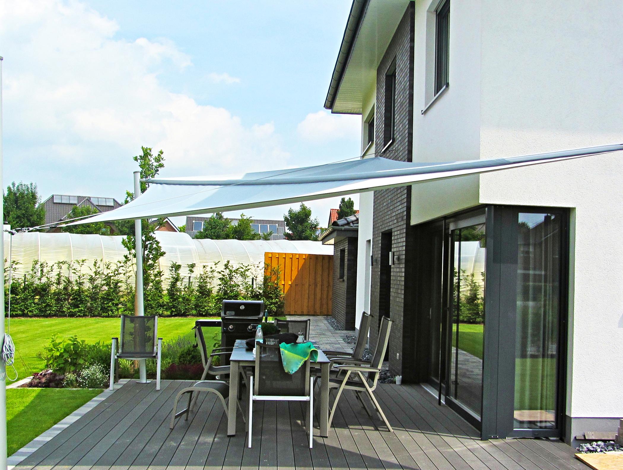 Sonnensegel für die Terrasse #terrasse #gartenmöbel #sonnensegel #holzterrasse #terrassenmöbel #gartengrill ©Sonnensegel Pina Design
