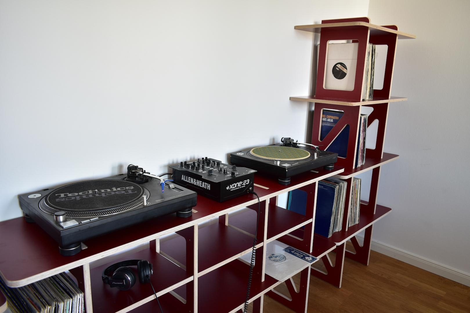 #STARSHELF✨ als #DJ Equipment und #Plattenregal  🎧