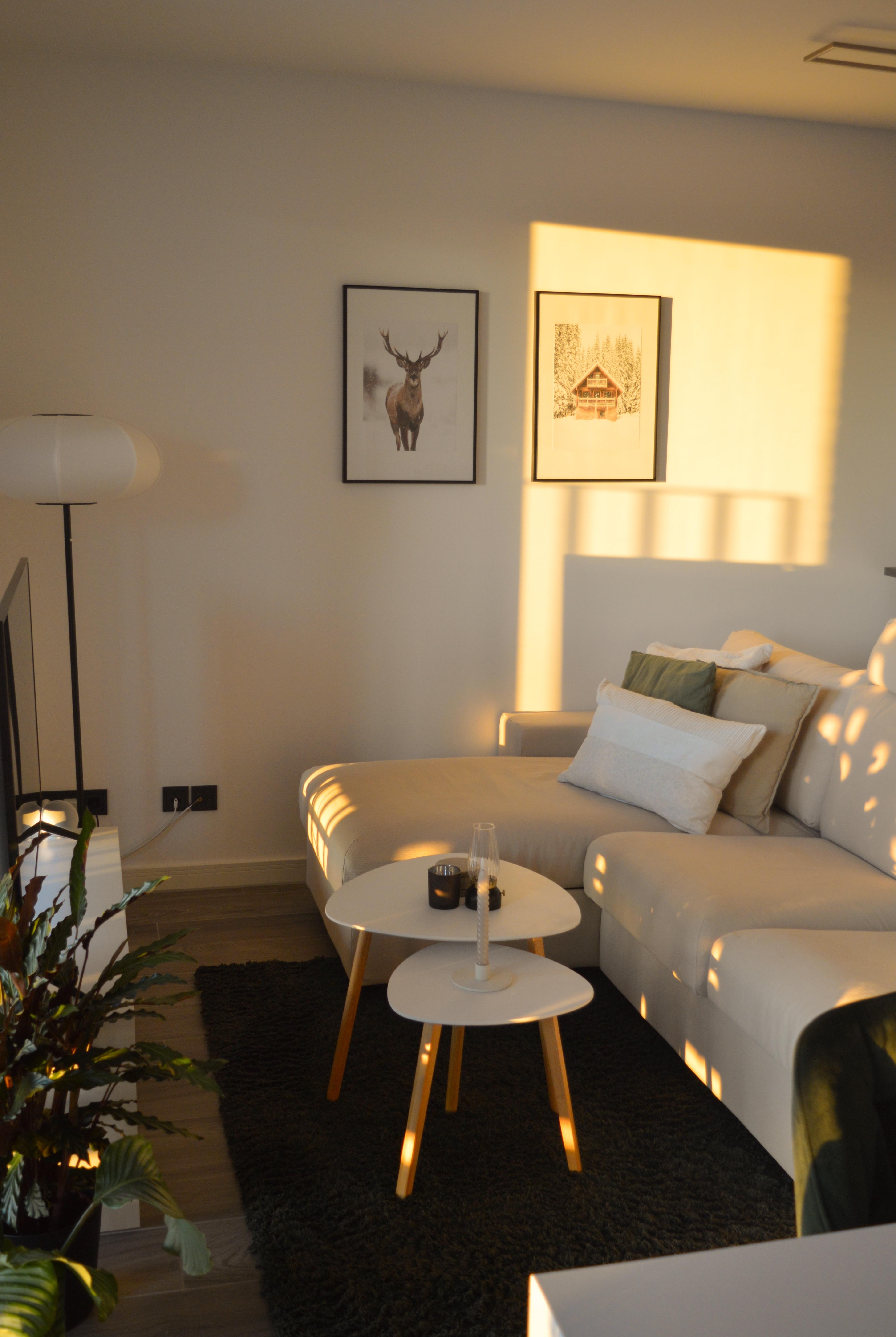 #sunshine in our #livingroom #couch #sofaecke #gemütlich 