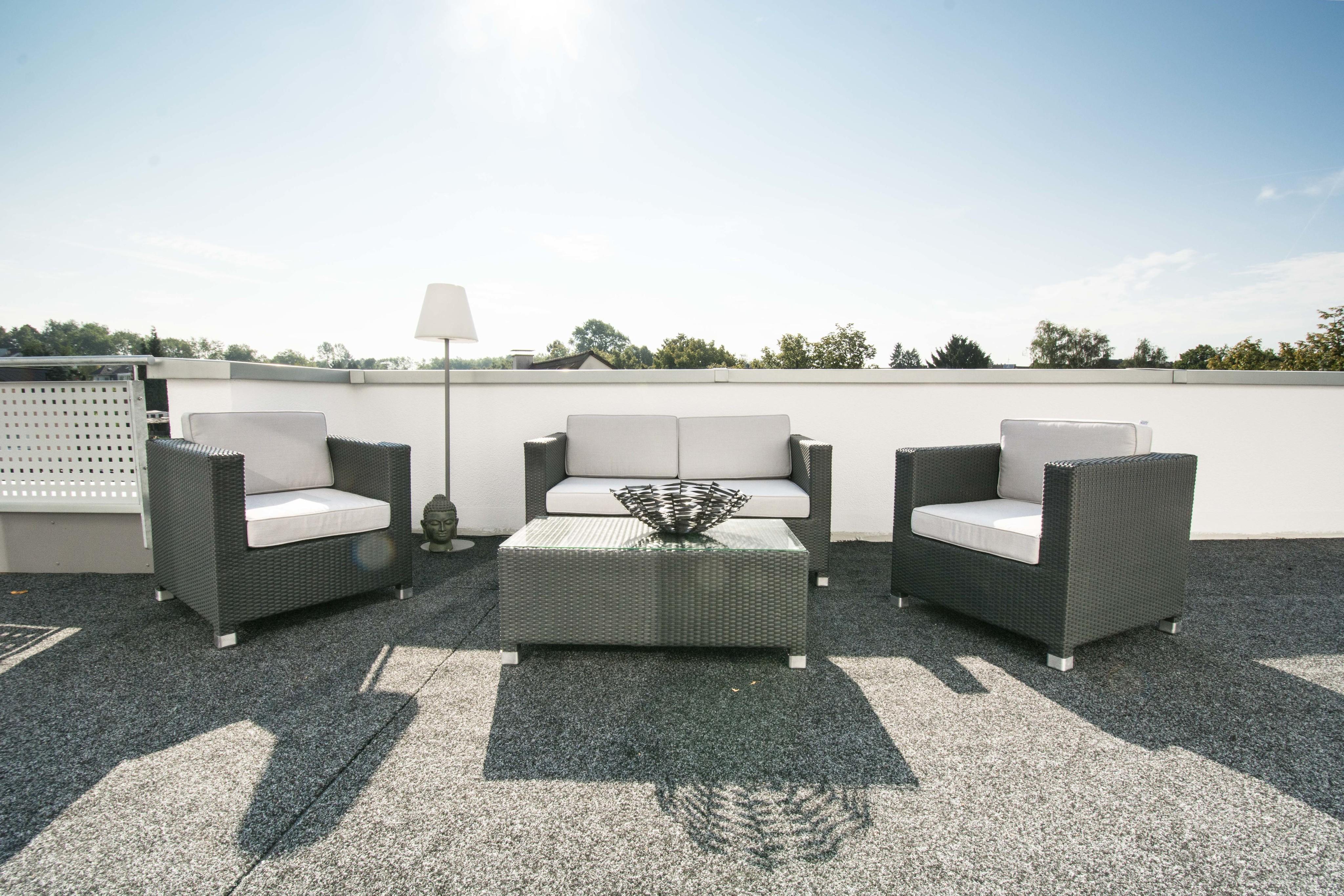 Terrasse Lounge #korbsessel #korbtisch #terrassenmöbel ©www.Lunahomestaging.de