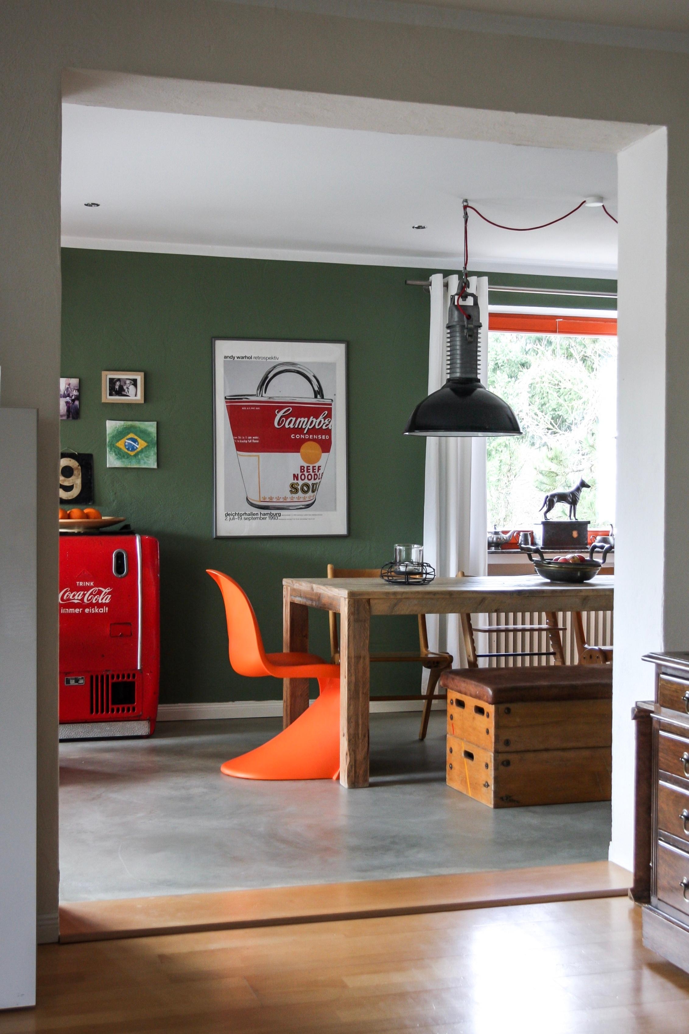 Unser Esszimmer, ein Mix aus alt & neu, vintage & modern #esszimmer #vintage #industrialdesign #holz #beton