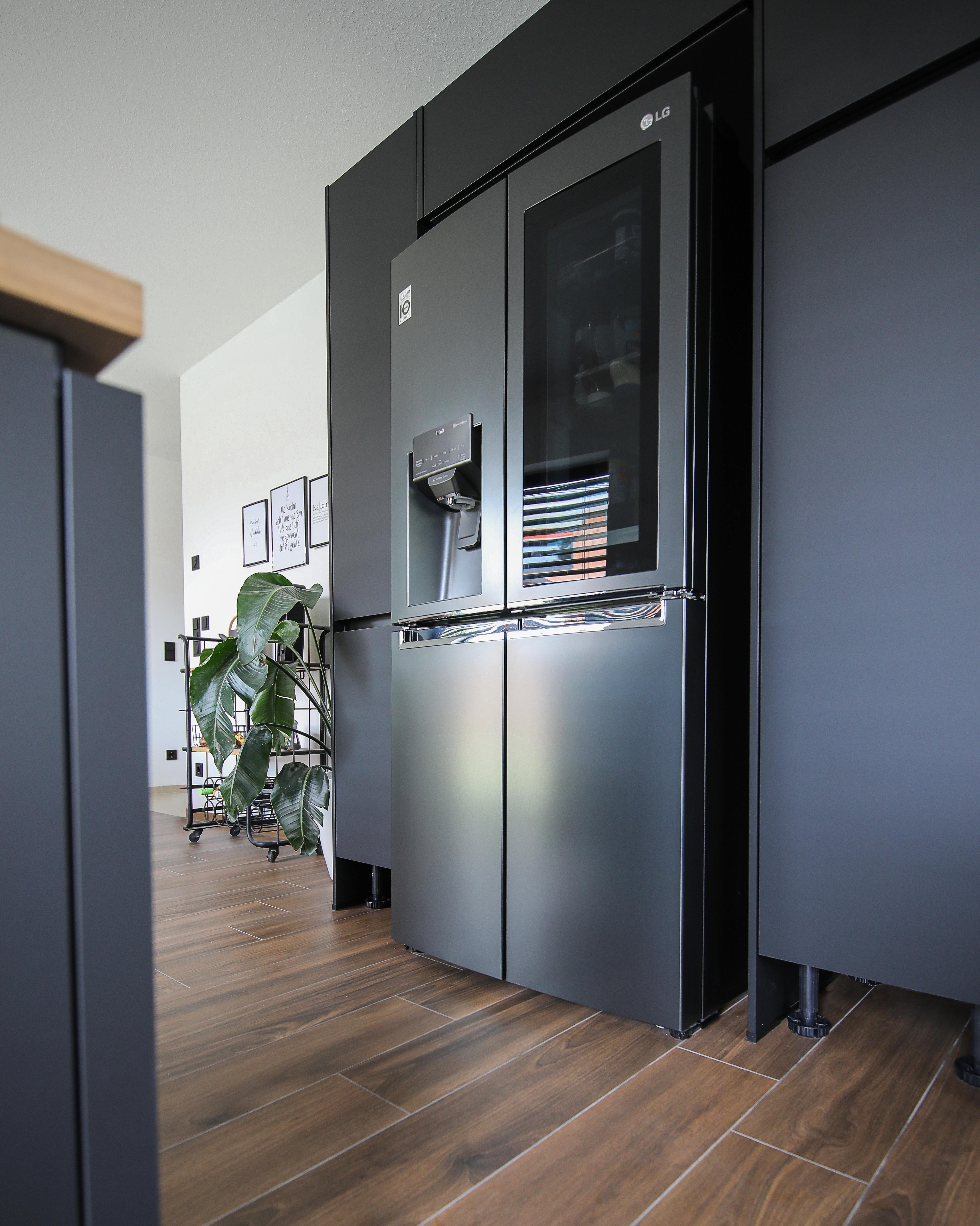 Unser Side-By-Side Kühlschrank #küche #schwarzeküche #kücheninspiration #kücheninspo #kühlschrank