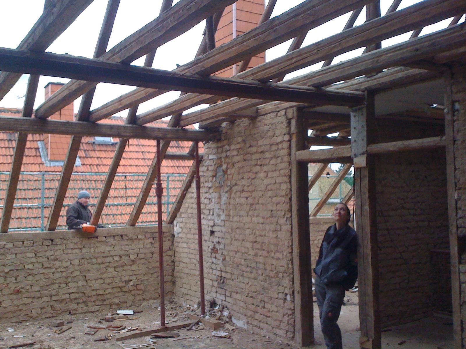 Während des Umbaus #dachausbau #kamin #wohnzimmer #loft #galerie ©Tatjana Adelt