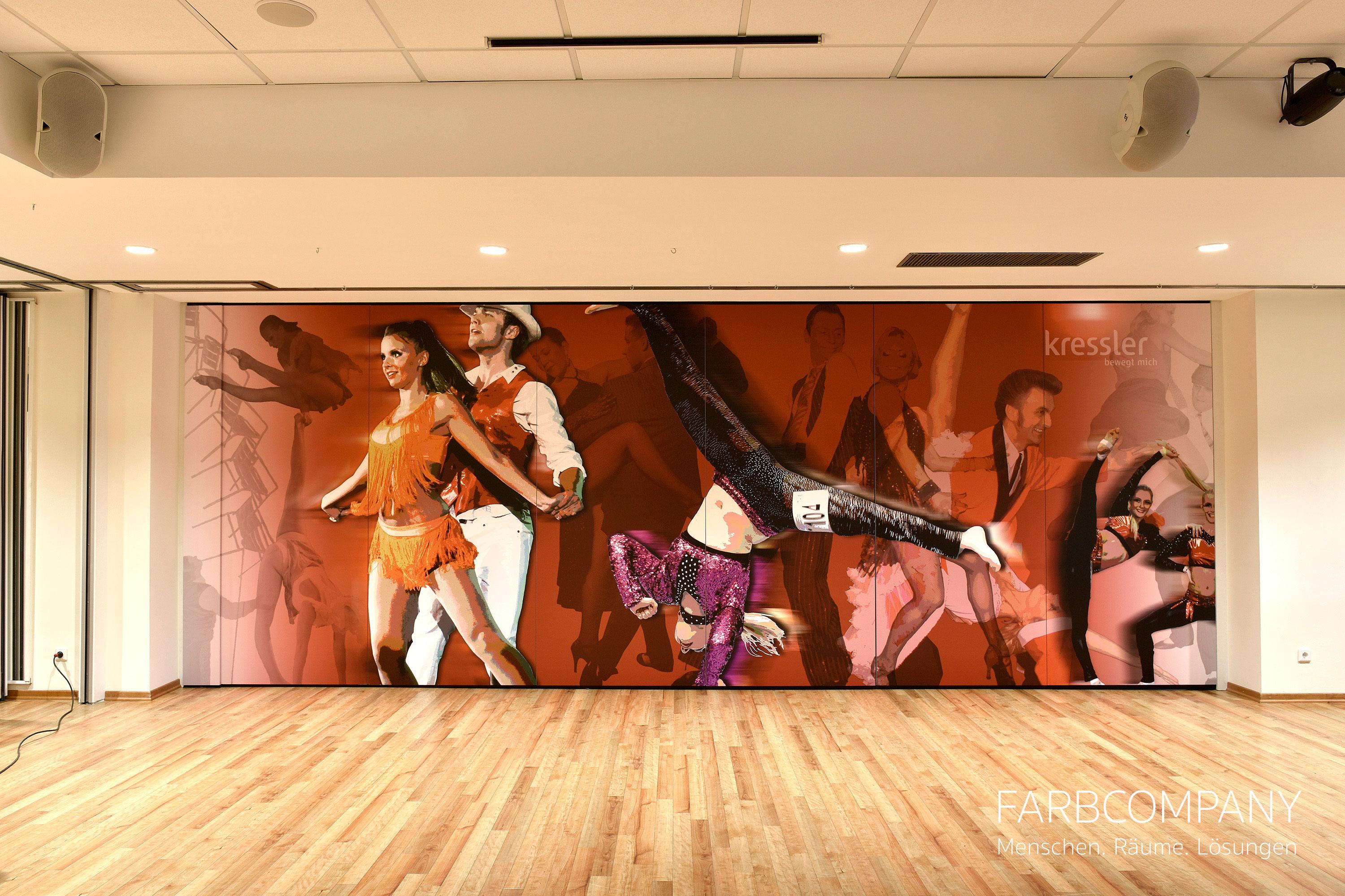 Wandgestaltung/ Design einer mobilen Wand mit einem Tanzmotiv. #raumgestaltung #designwand ©Mike Schleupner