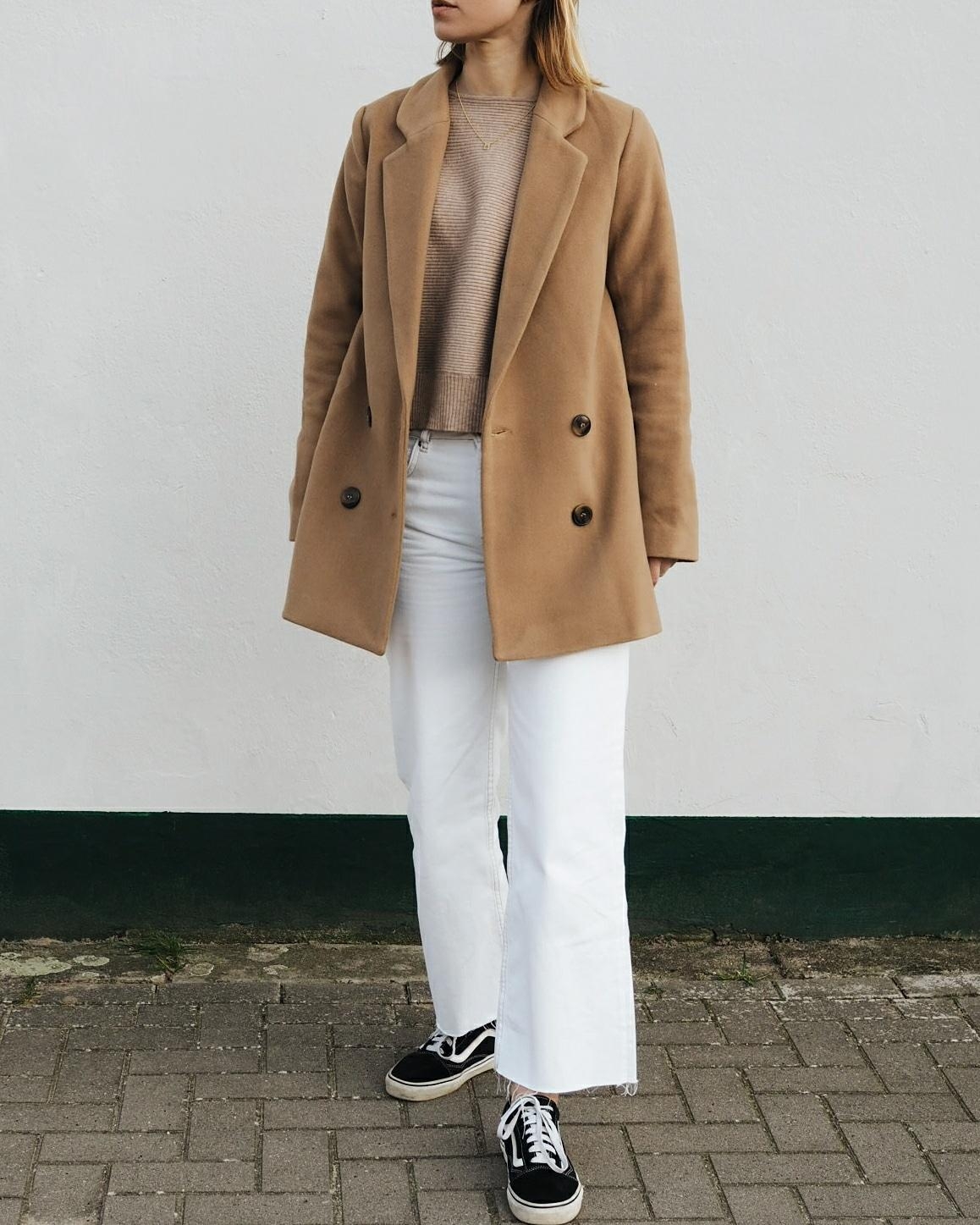 Weiße cropped jeans & camel Blazer 🗯️🐪 #whitedenim #fashion #blazer #neutrals #fashioncrush 