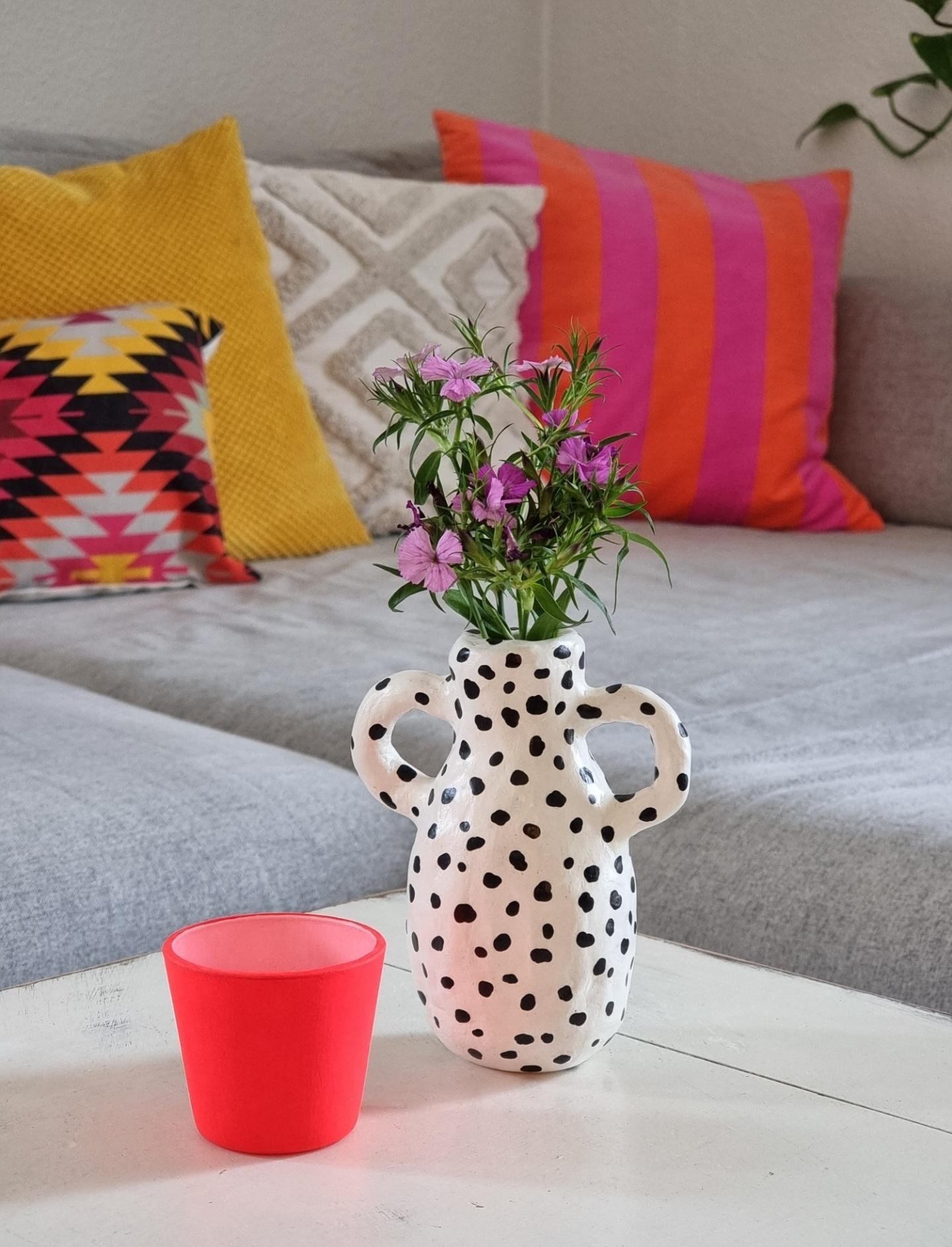Wie gefällt euch meine #diy #Vase aus #airclay ? #diycraft #handmade #frühlingsdeko #freshflowers #blumen #Wohnzimmer 