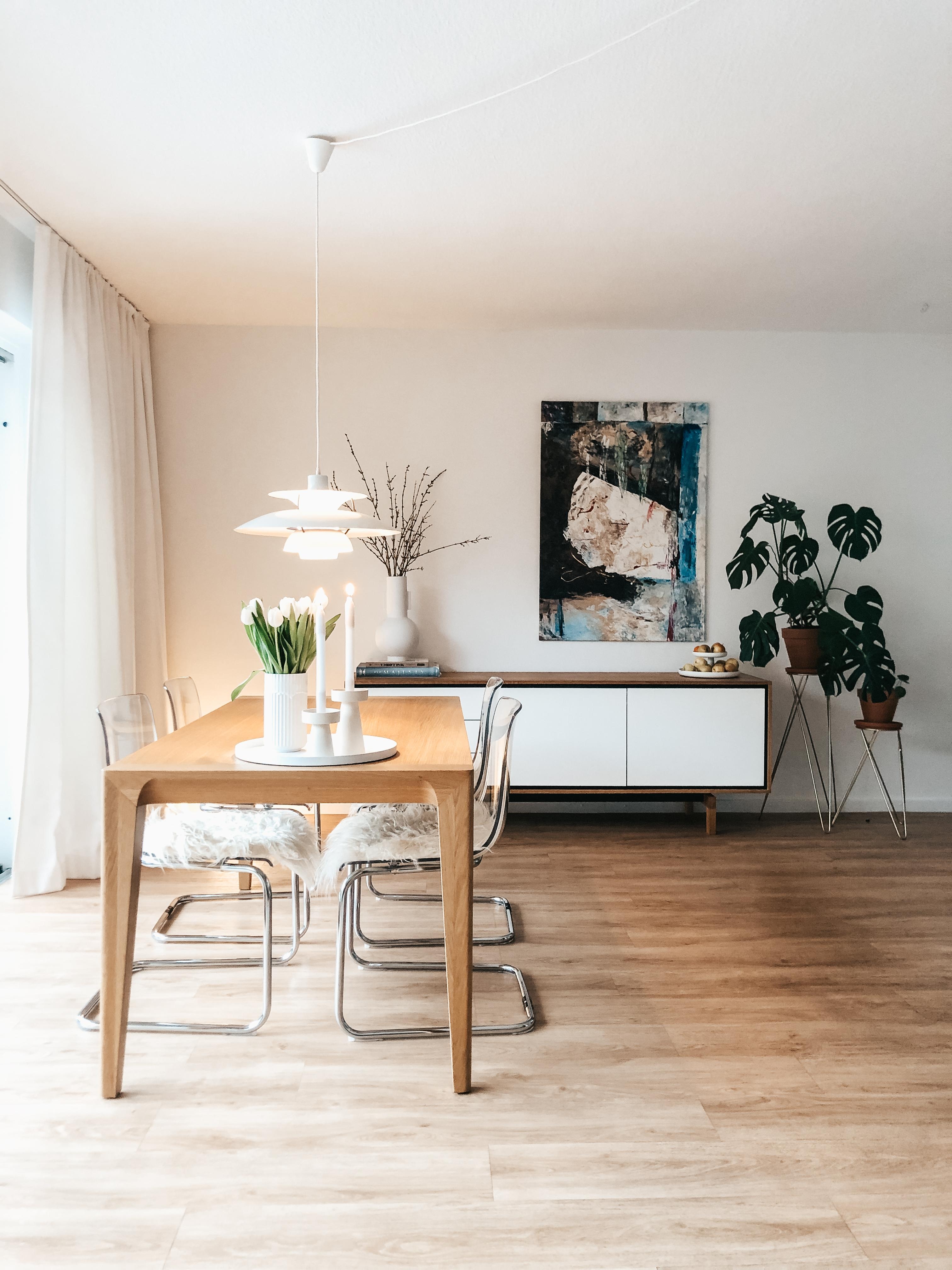 Winter-Wohnzimmer 🕯 
#livingroom #sideboard #esstisch