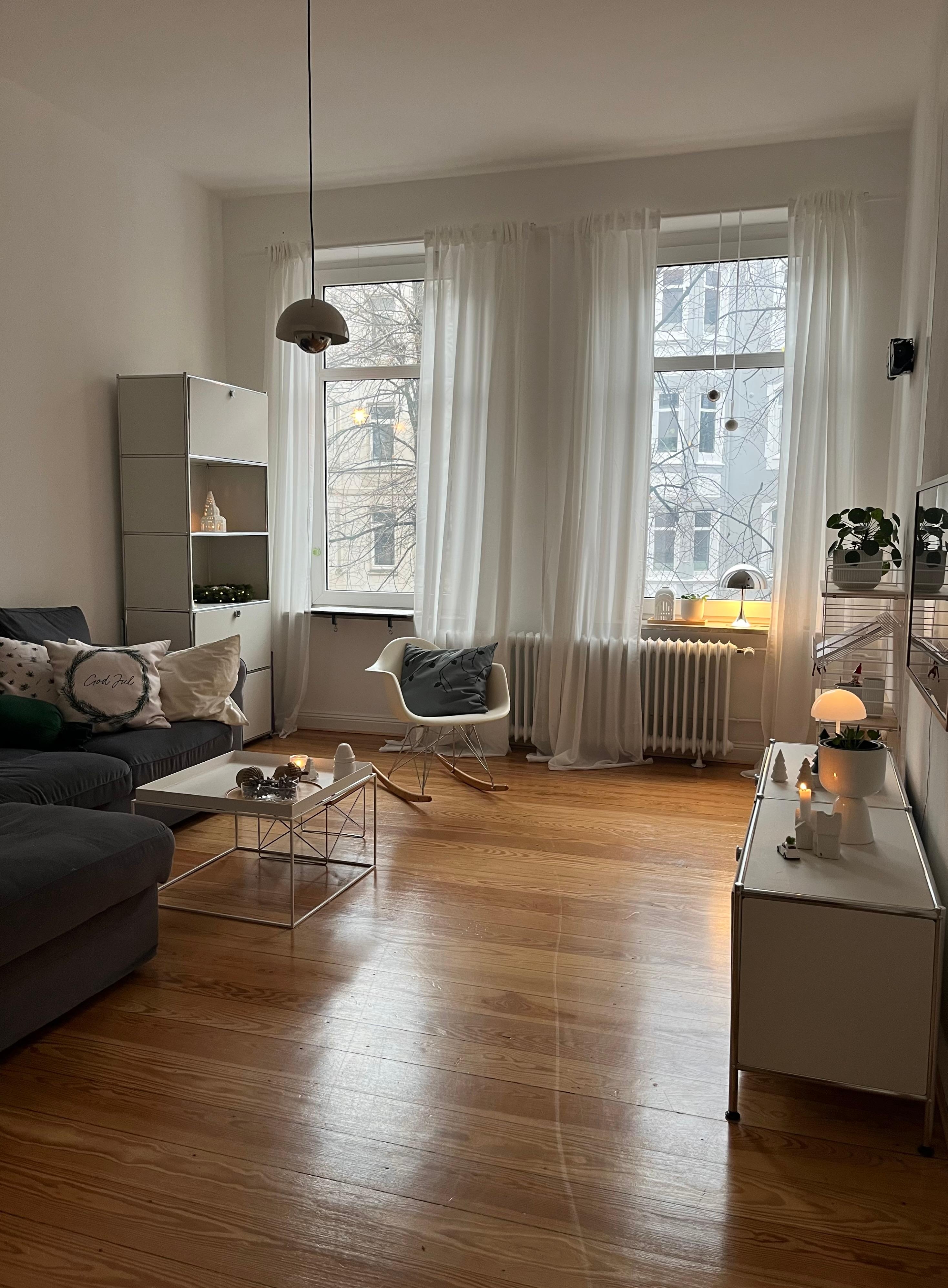 #wohnzimmer #altbau #louispoulsen #leuchtenliebe #skandinavischwohnen