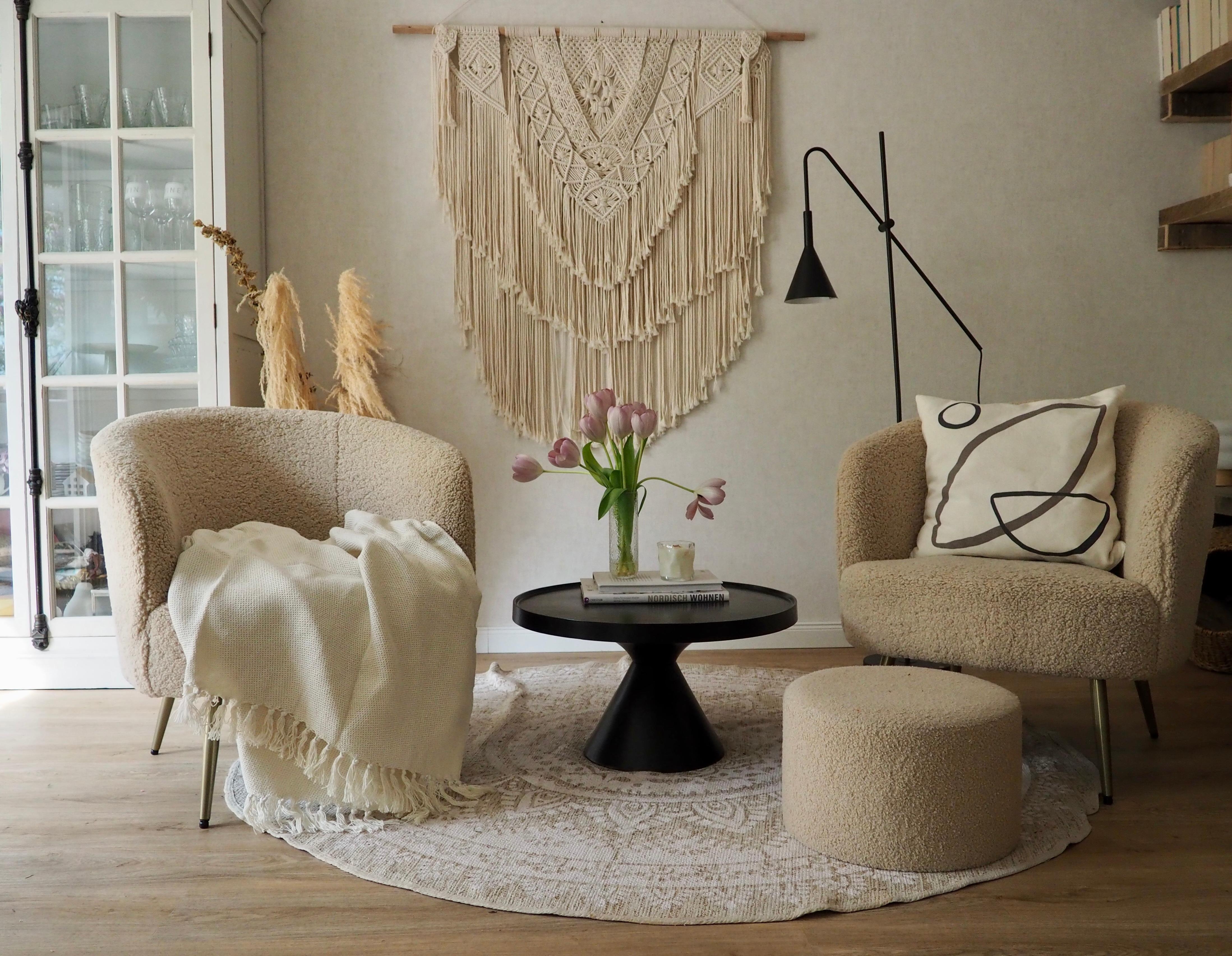 #wohnzimmer #livingroom #coffeetable #makramee #couchmagazin