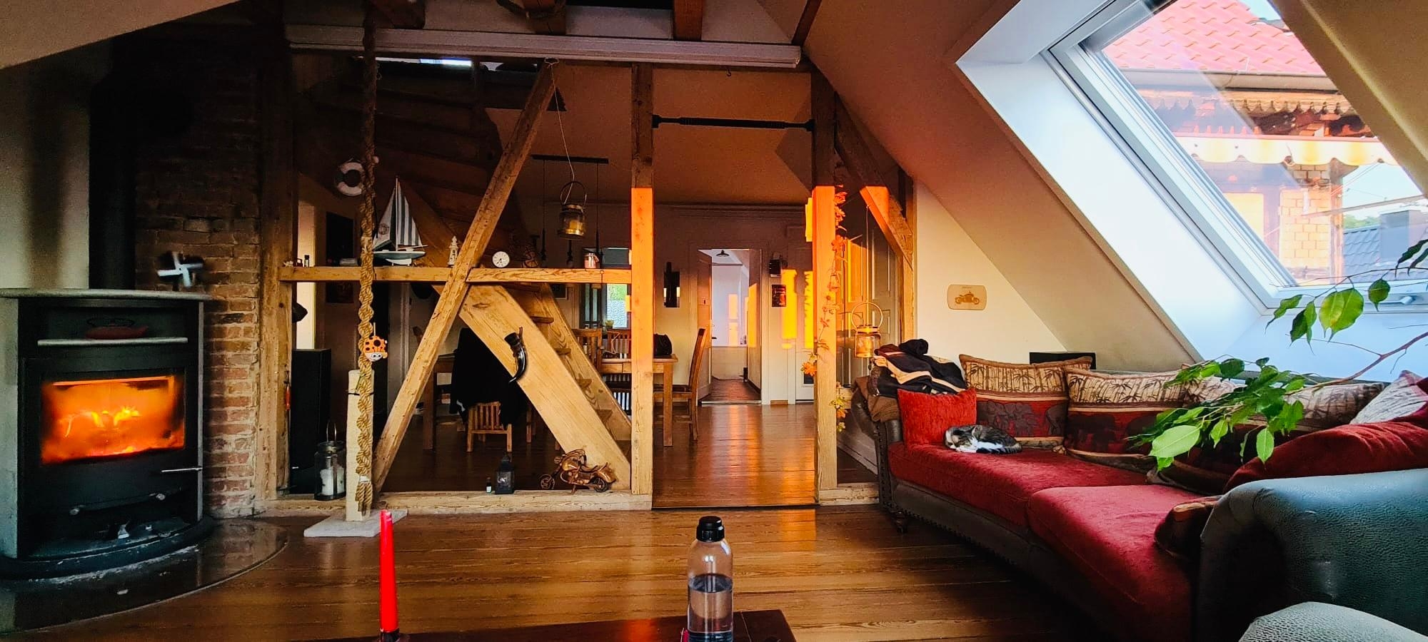 #wohnzimmerumstyling
Gemütliche Kaminabende in alter Stuttgarter Villa am Weinberg, es fehlt etwas moderner Charme. 
