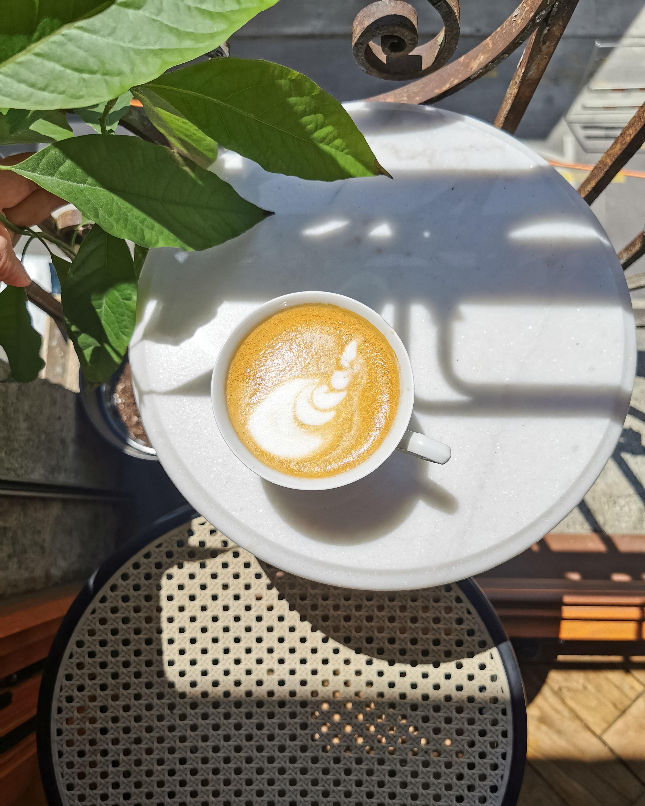 ☕ #balkon #wienergeflecht #kaffeehaus