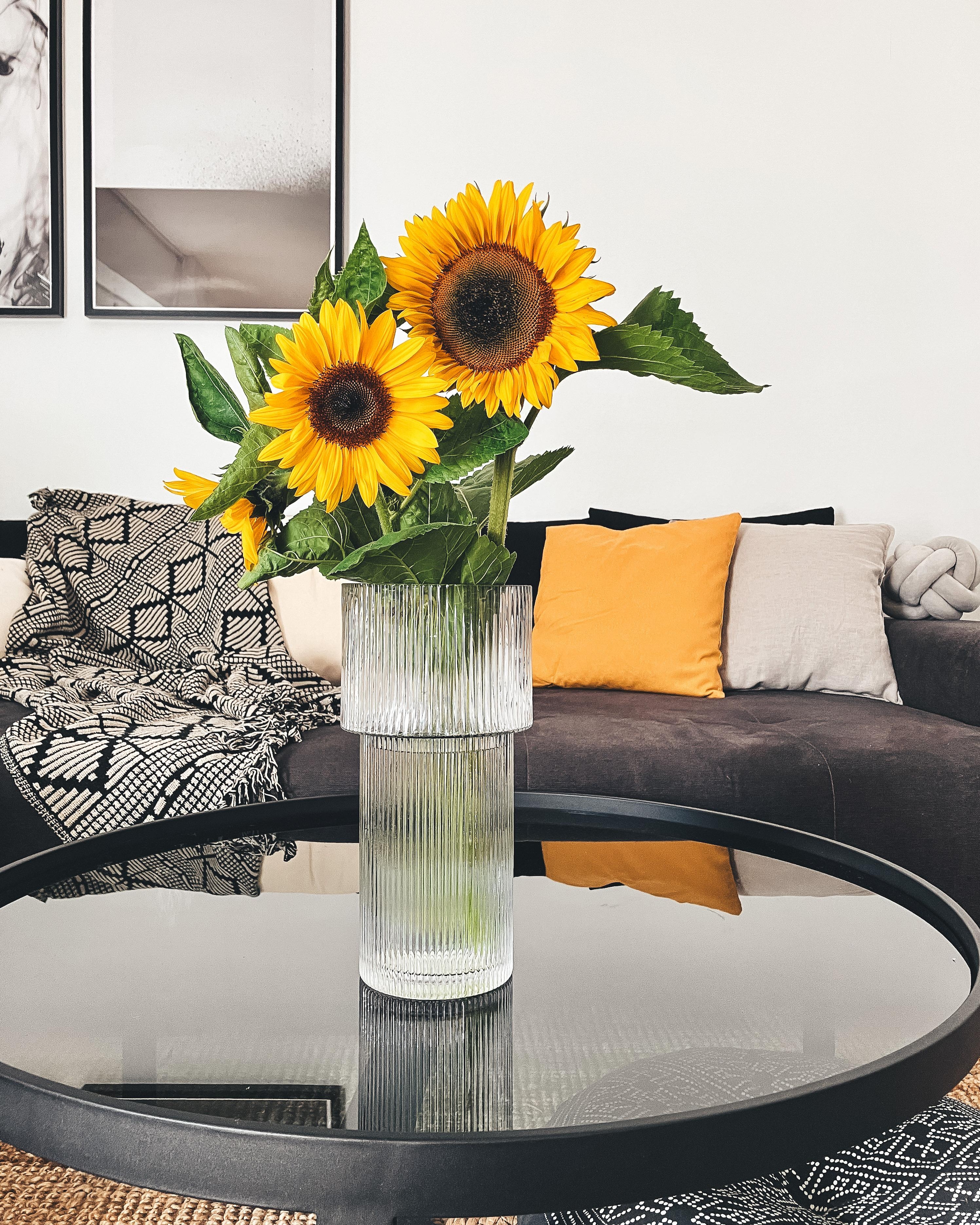 🌻 #Blumenliebe #Sommer #livingroom #Sonnenblumen 
