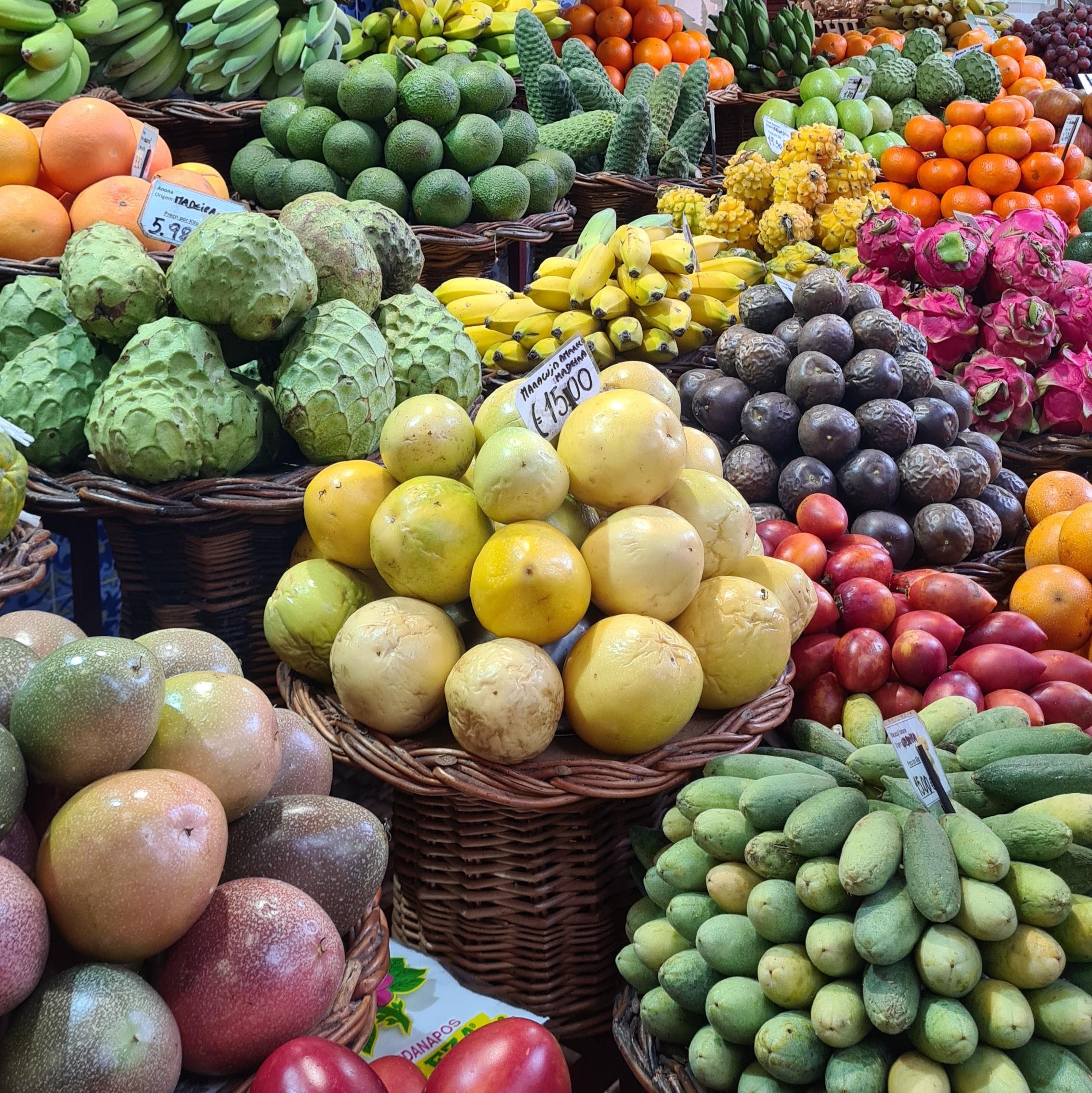🍋🍎🍍🍈🥭 #fruity #colorful #vitamins #eattheworldtour #foodchallenge