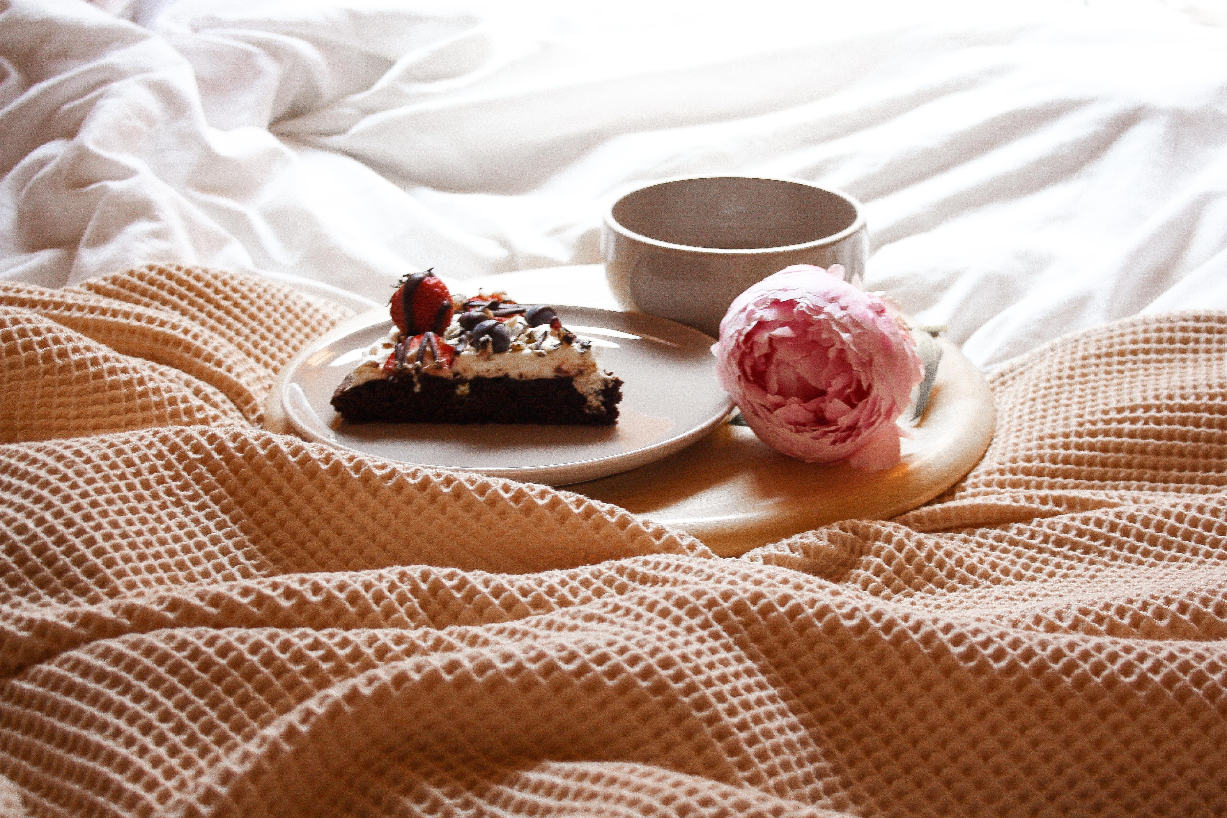 ♡ Guten Morgen ♡

#schlafzimmer #livingchallenge #coffee #frühstück #cake #backen 