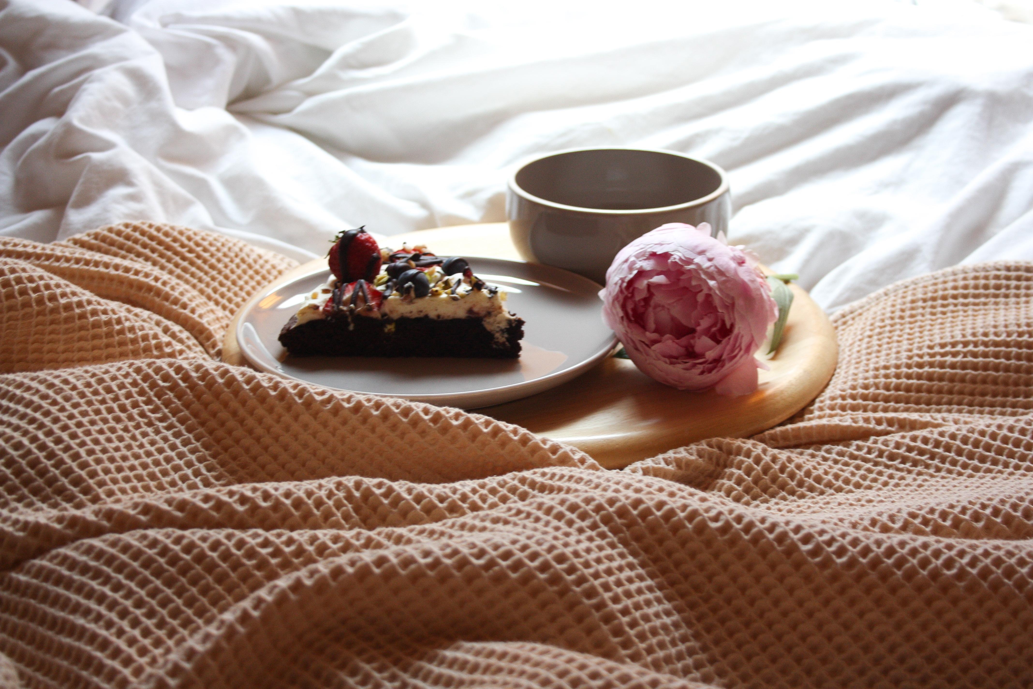 ♡ Guten Morgen ♡

#schlafzimmer #livingchallenge #coffee #frühstück #cake #backen 