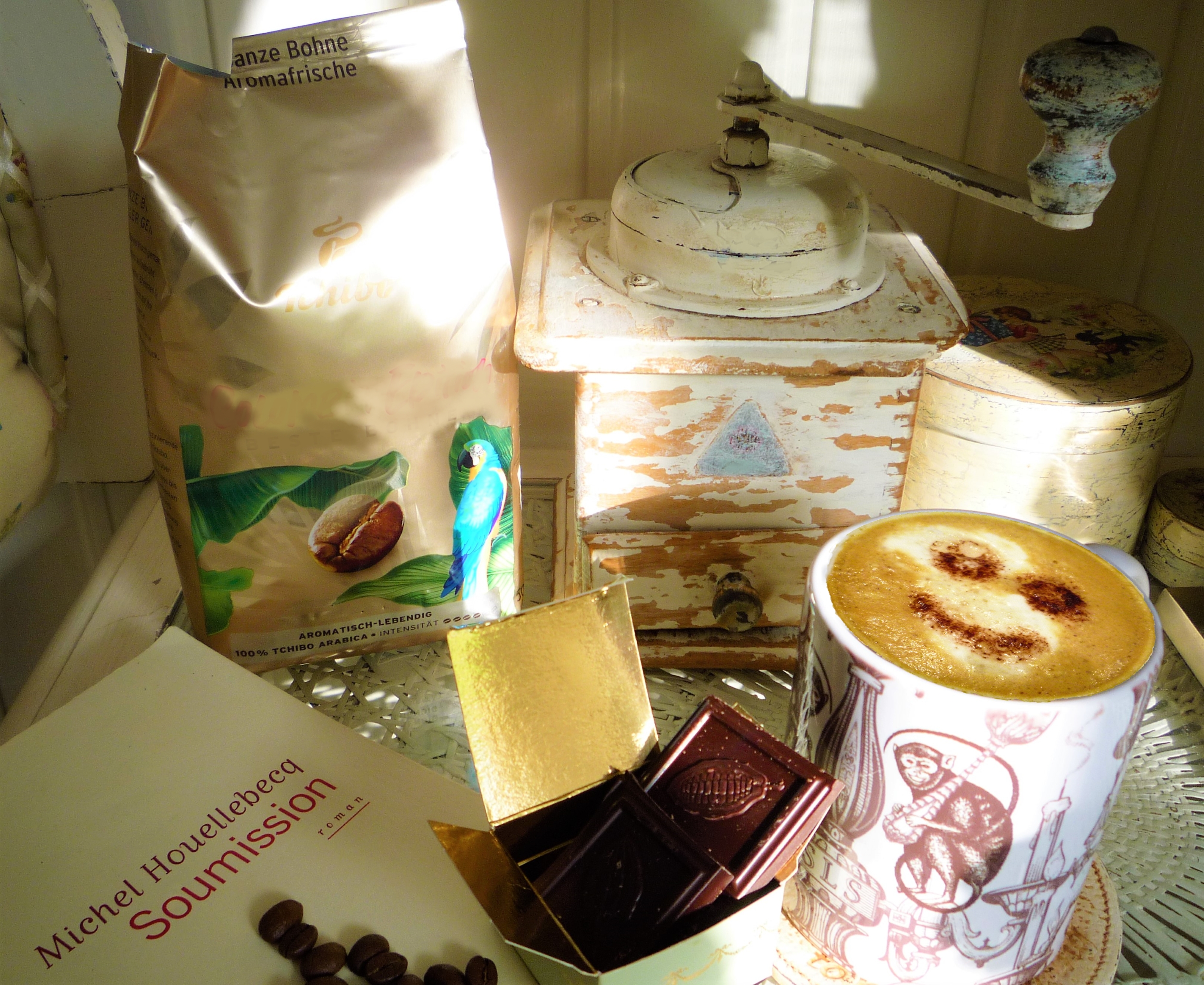 ☕ #kaffeeliebe #livingchallenge #kaffeemühle #coffeeandbooks #coffeemug #coffeebreak 