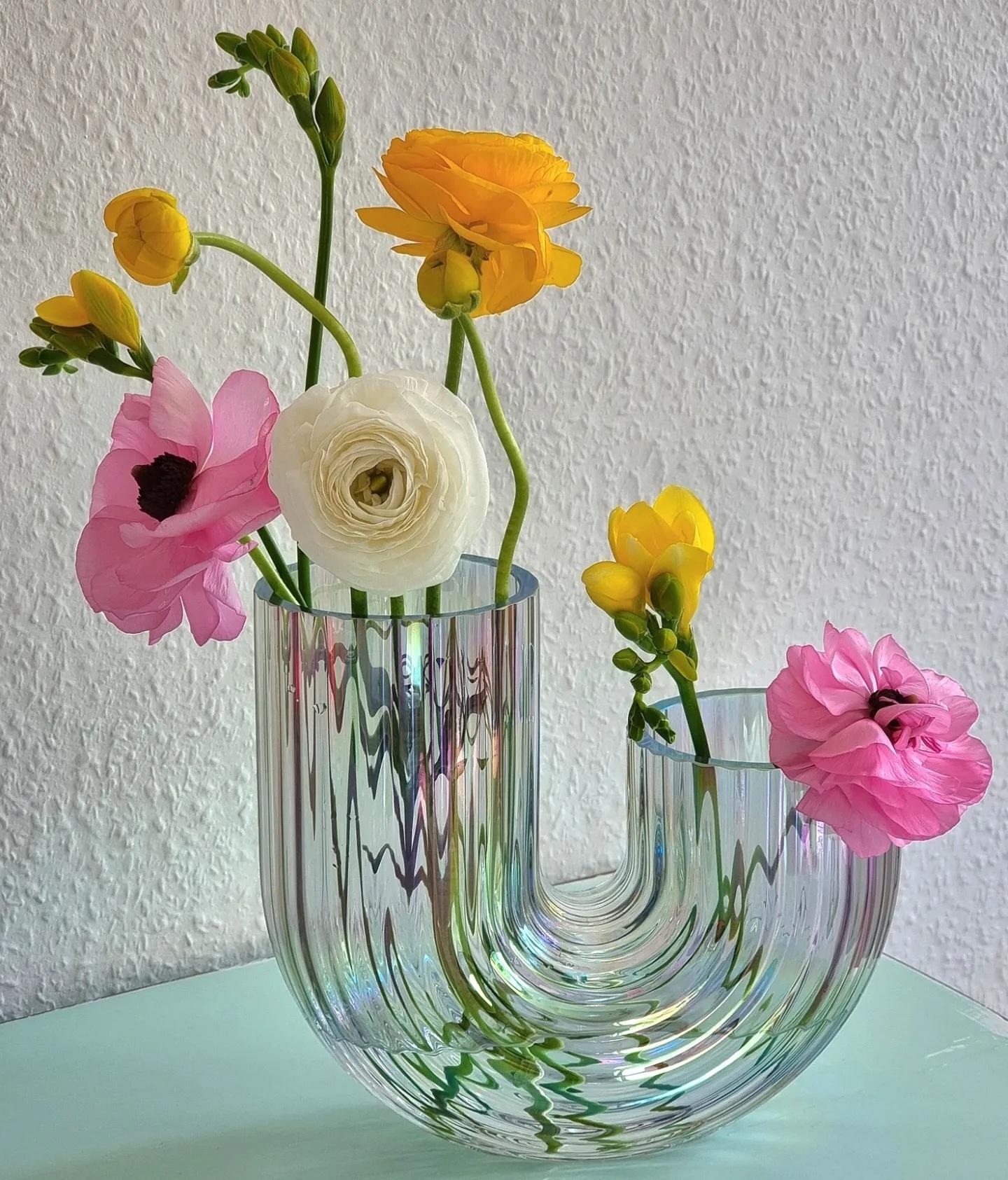 🩷 Lieblings- #vase von #ikea mit #freshflowers im #wohnzimmer #natur #zuhause #myhomestyle #deko #interior #flowerlove 