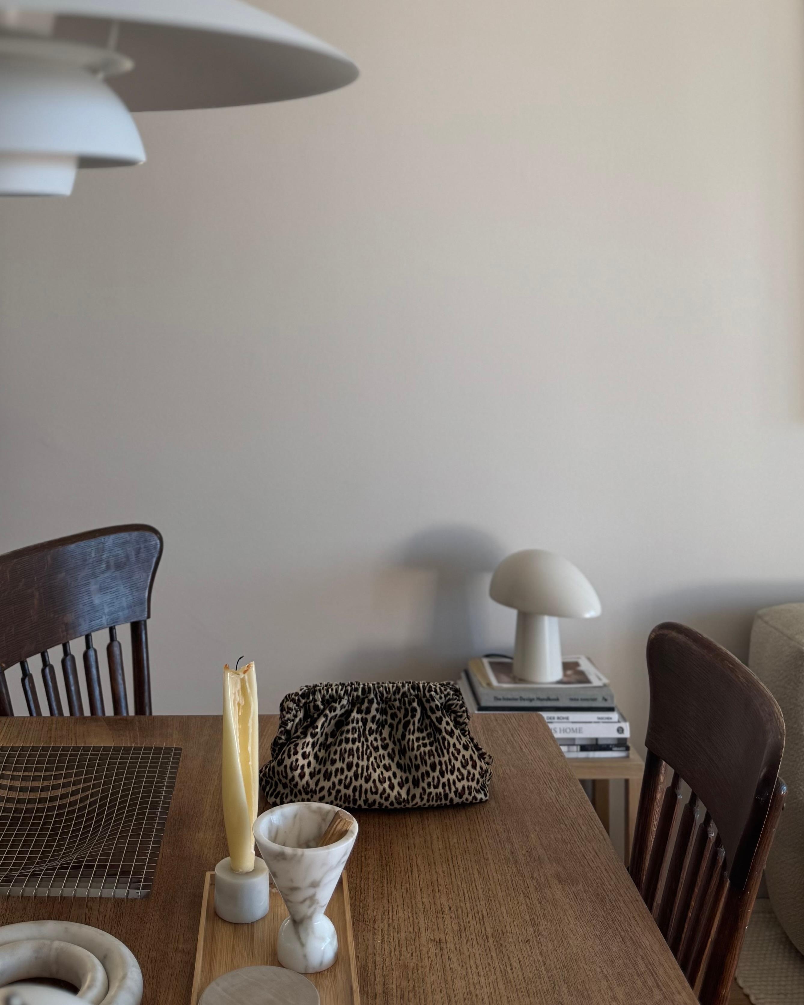 🐆 on the table ;)
#wohnzimmer #tasche #leo #esstisch 