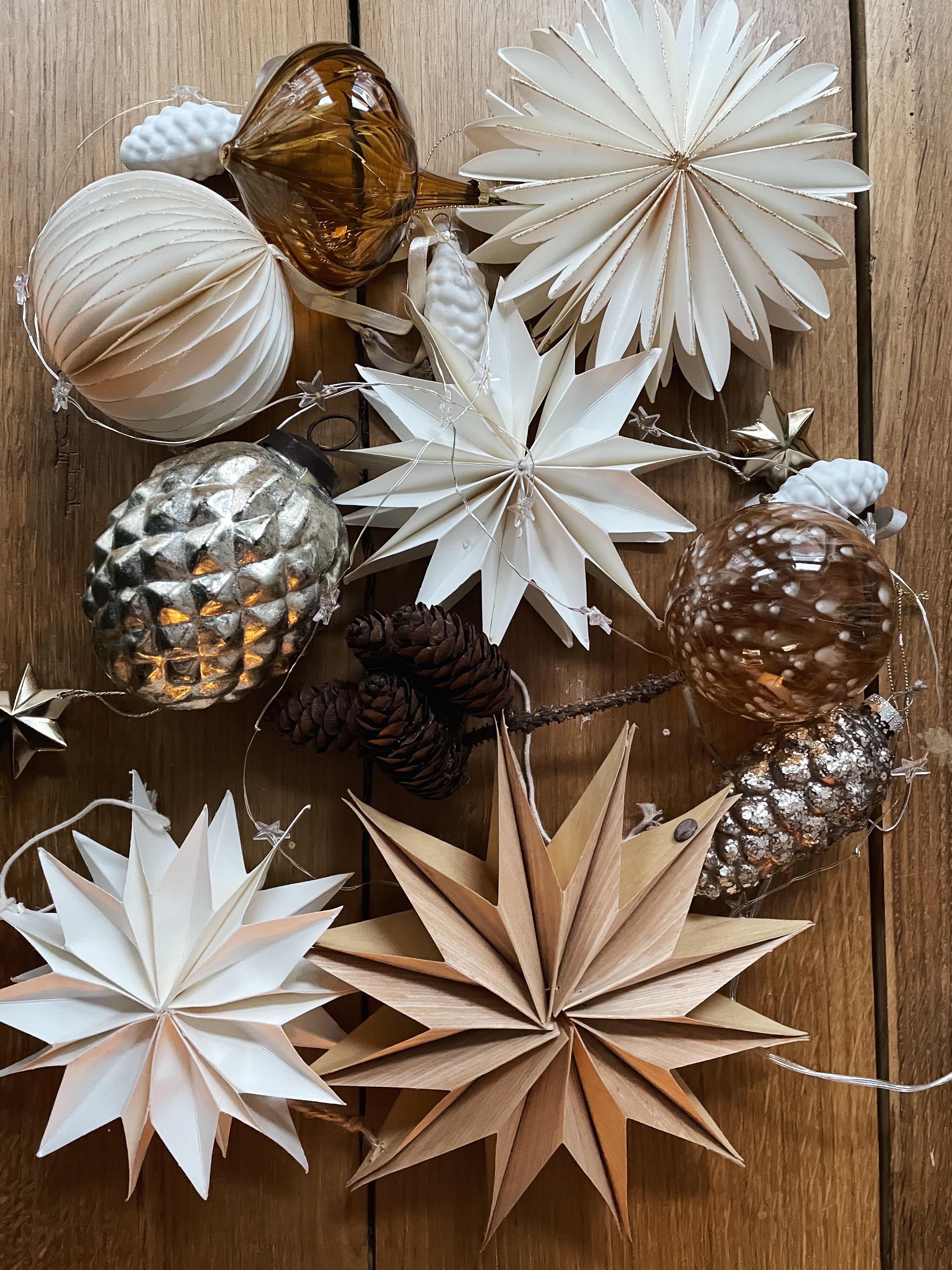 🌟🌟🌟 #ornamente#papiersterne#tannenzapfen#weihnachtsdeko