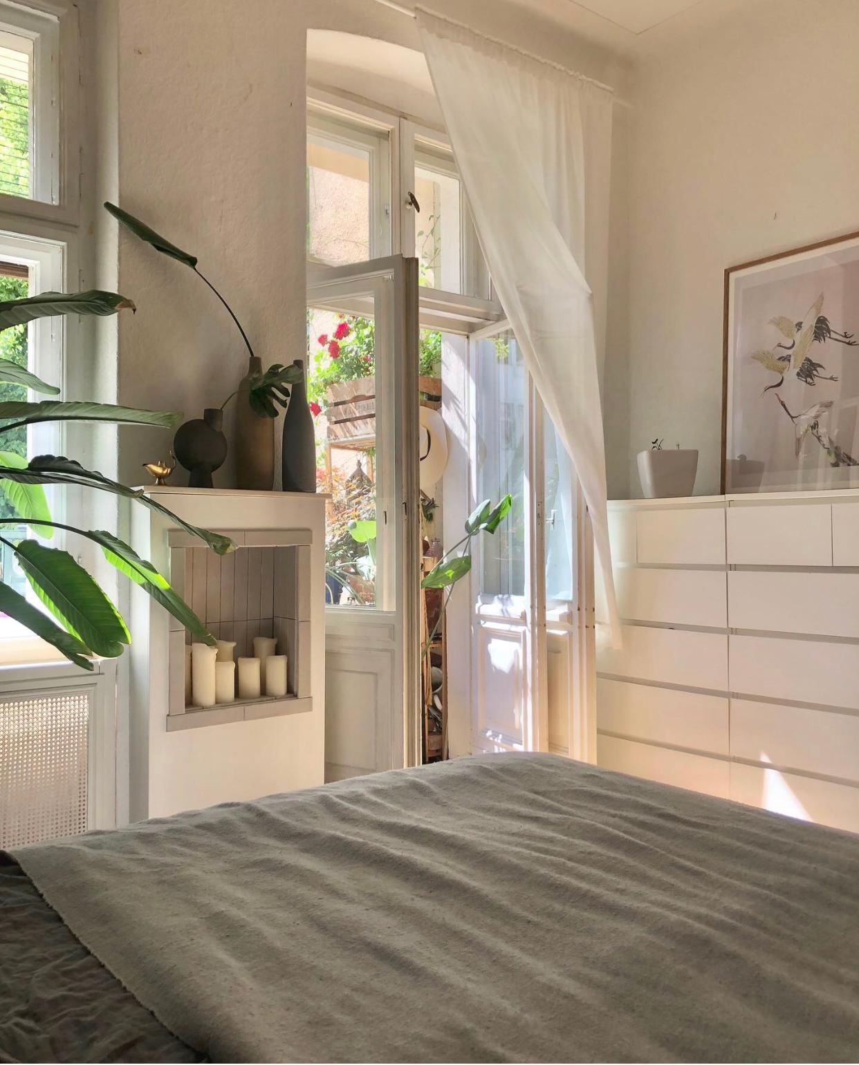🌺 #schlafzimmer #balkon #pflanzen #vasenliebe #kamin #kerzen