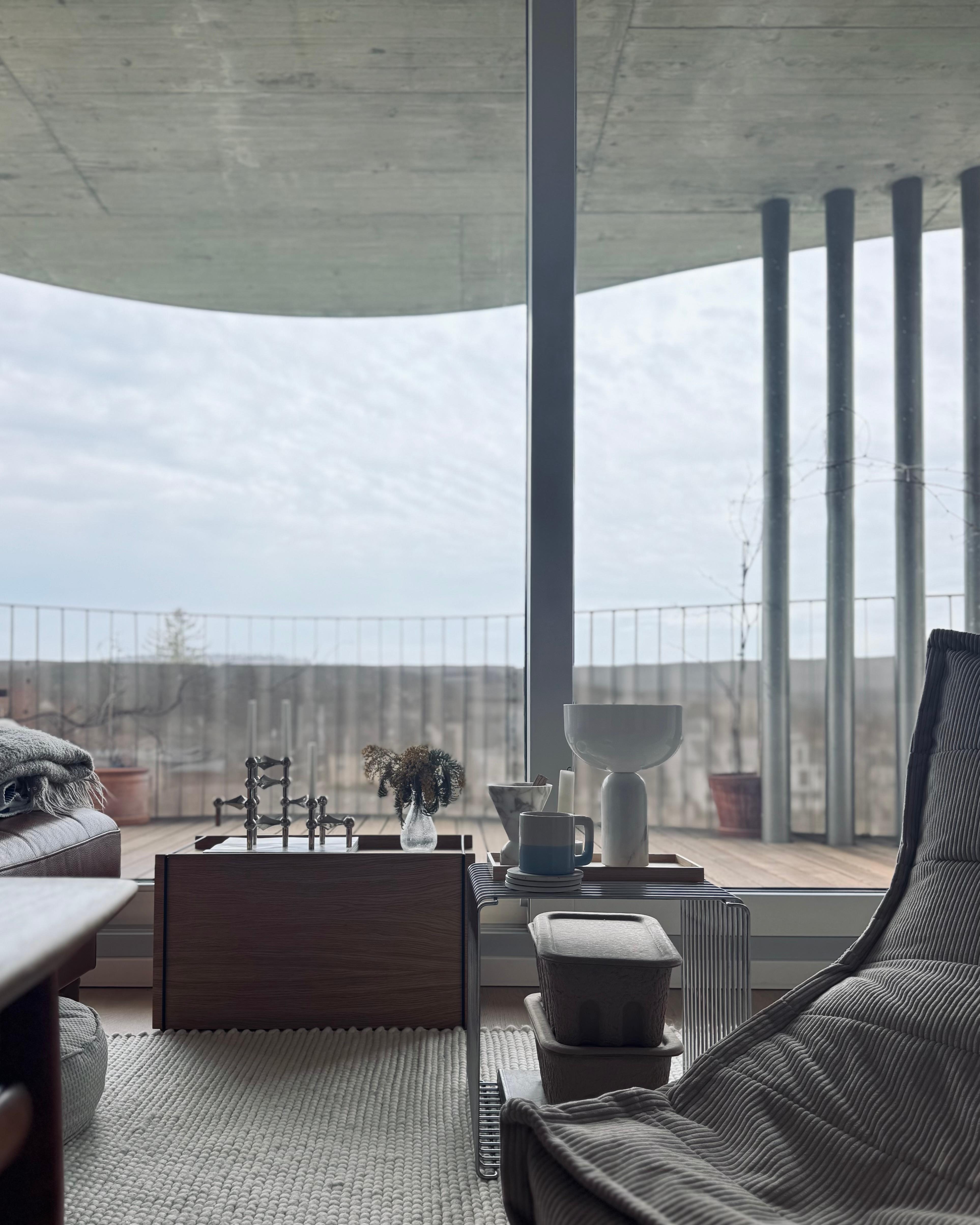 ☁️☕️

#wohnzimmer #industrial #beton  #lounger #terrasse #beistelltisch