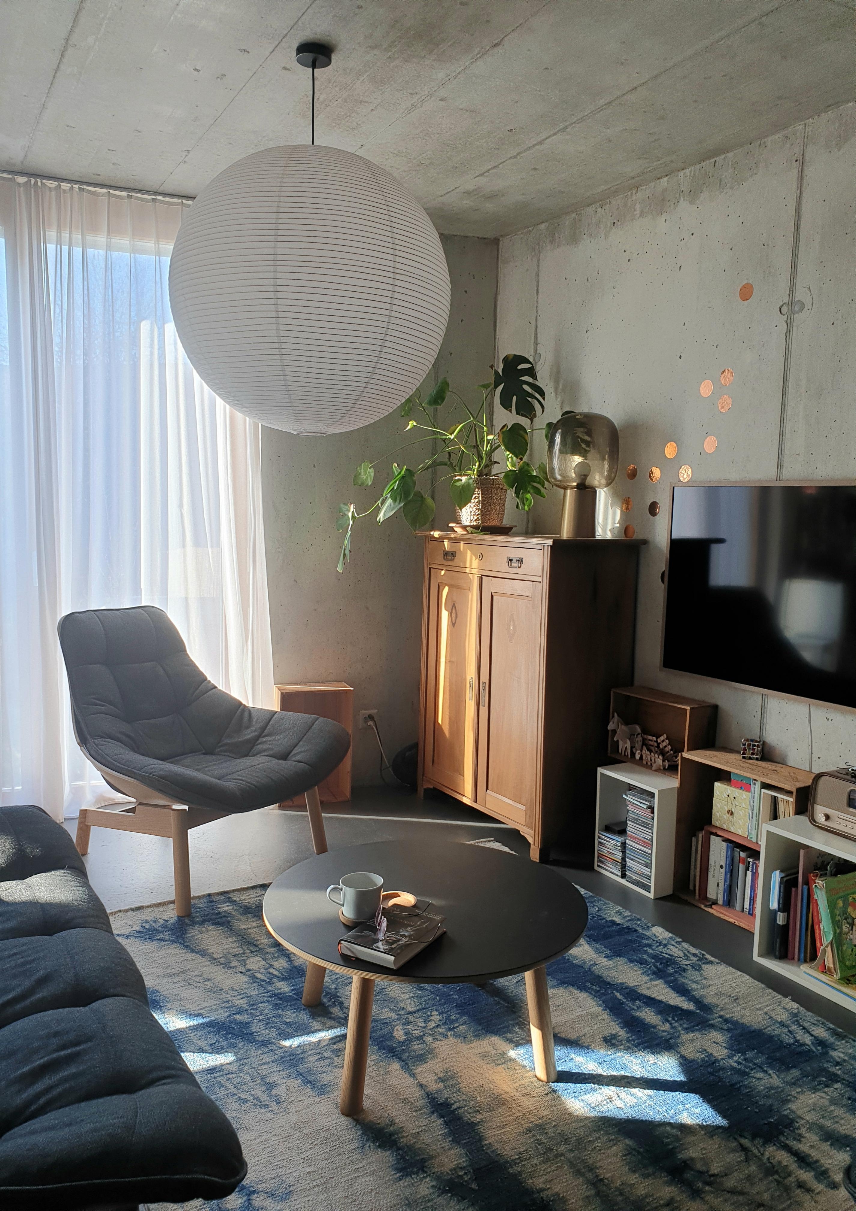 🌞🌞🌞
#Wohnzimmer#Wintersonne#Sessel
#Couchtisch#Kommode