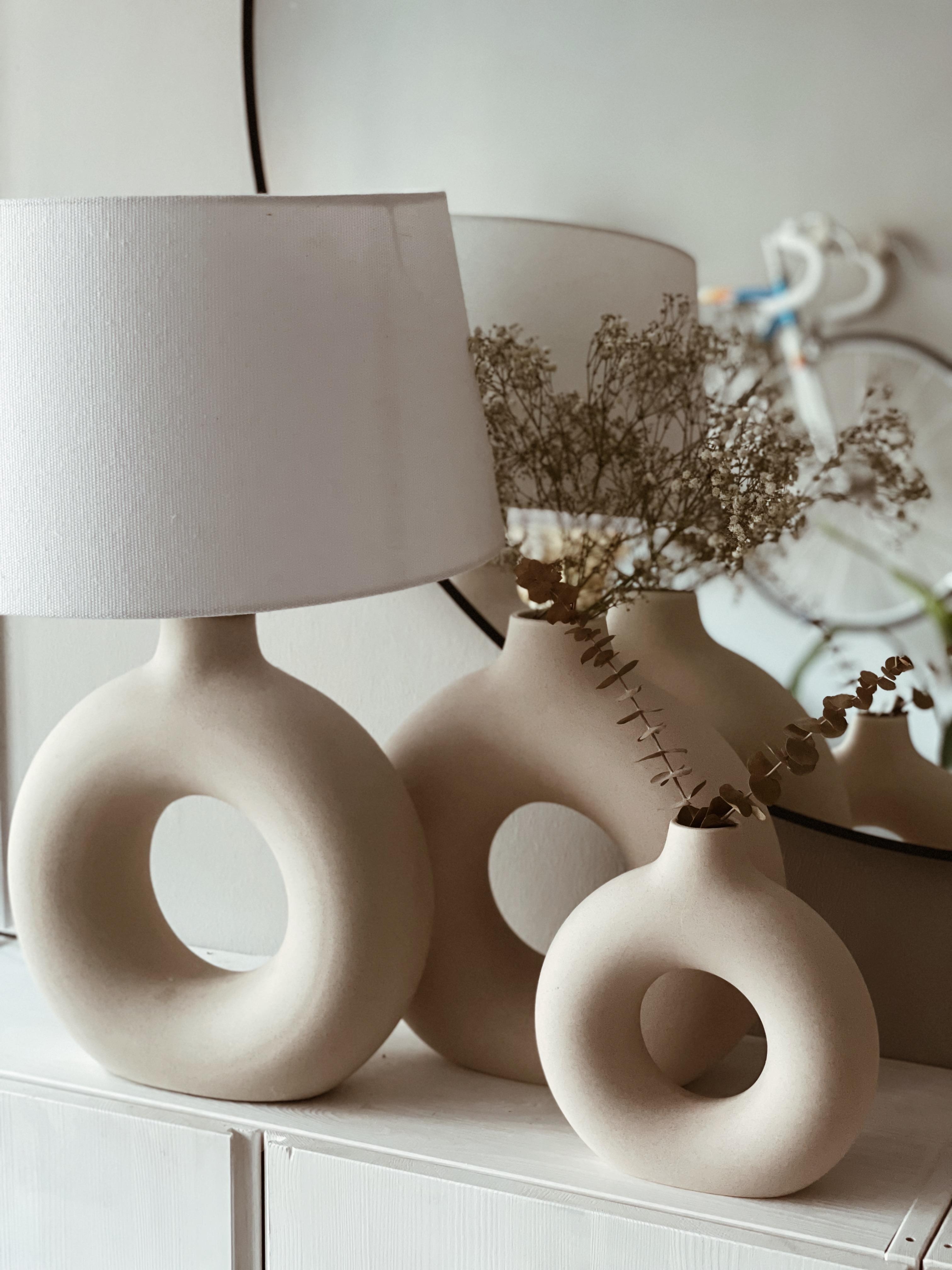 a donut a day keeps the doctor away #hmhome #hm #round #lamp #vases 