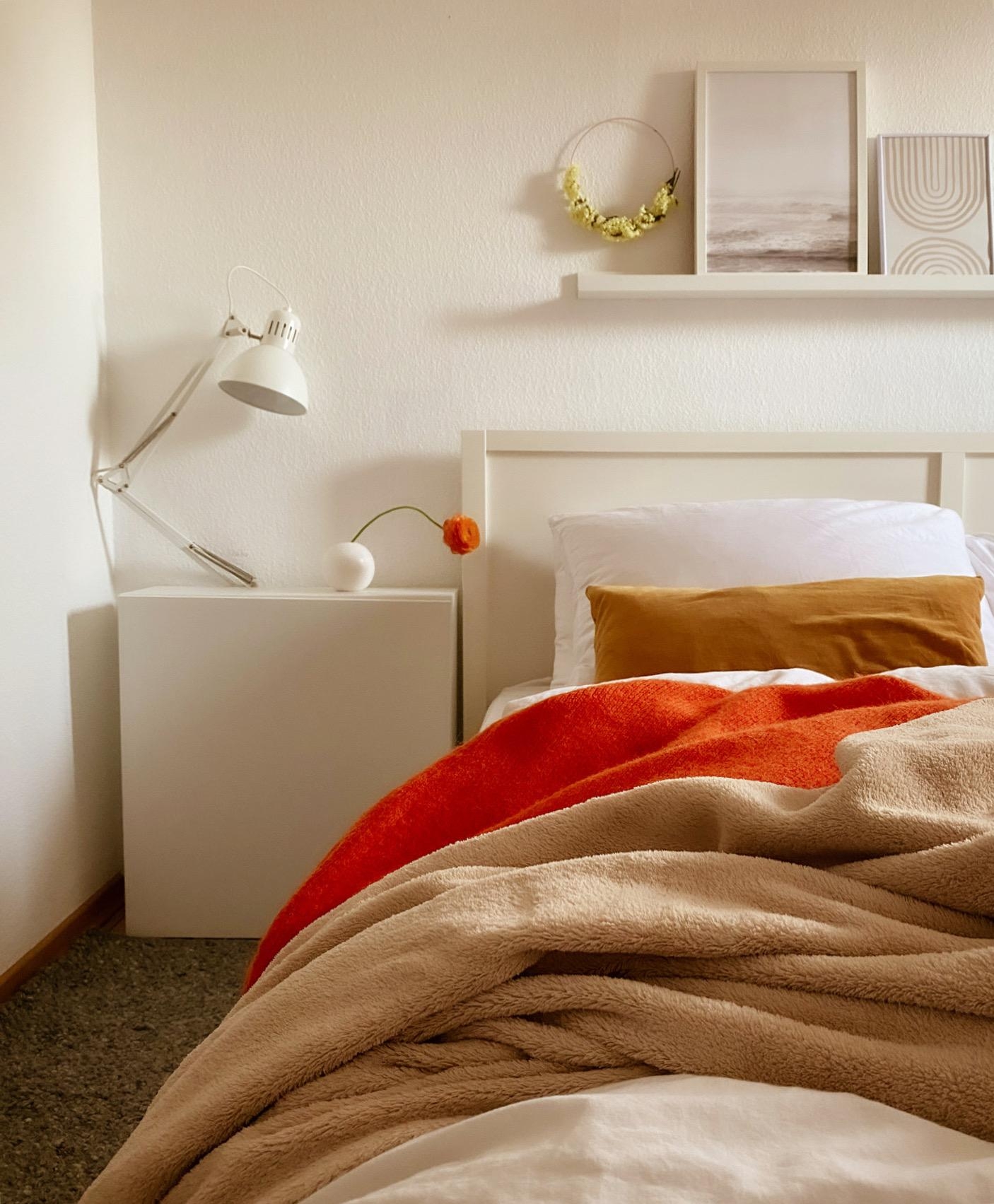 Ab ins Bett!!
#cozy#hyggehome#bedroom#bedroomdecor#colourfulhome#homestyle#sunlight#sleepingroom