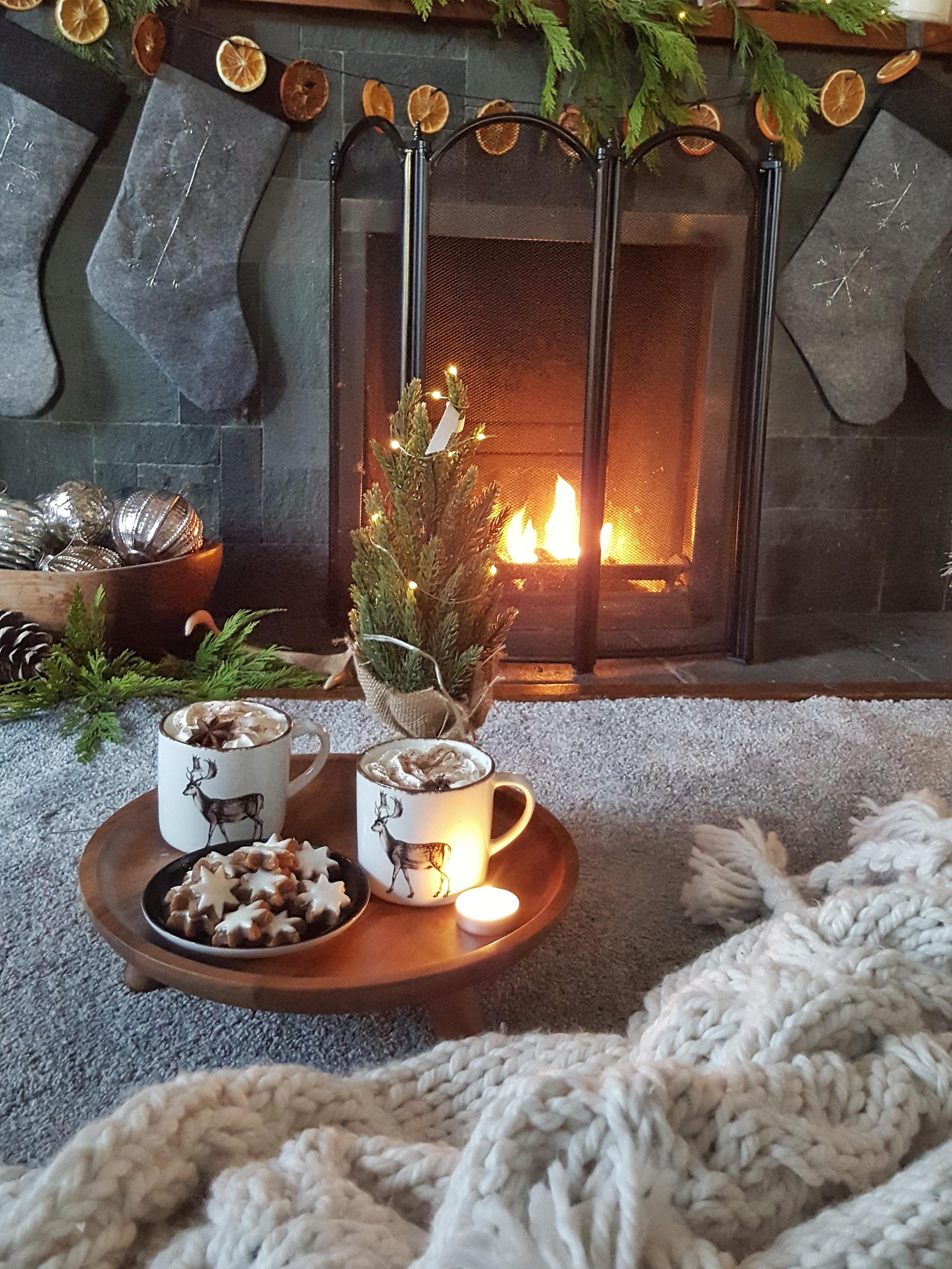 #advent #weihnachten #xmas #wohnzimmer #hygge #couchliebt #interior #kamin