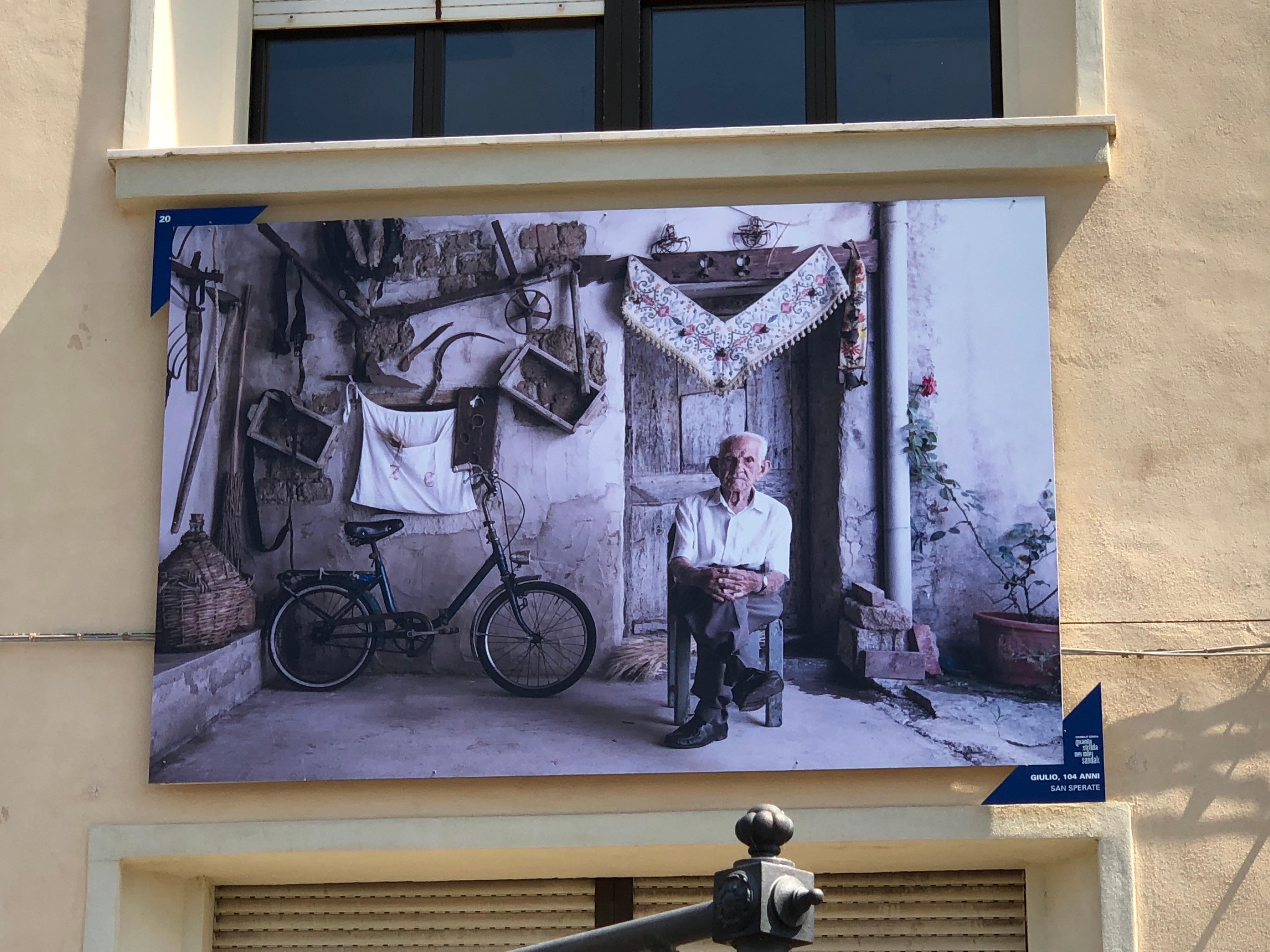 Alghero auf Sardinien - gespickt mit Fotos von 100 jährigen Menschen aus der Stadt - #städtetrip#travelchallenge