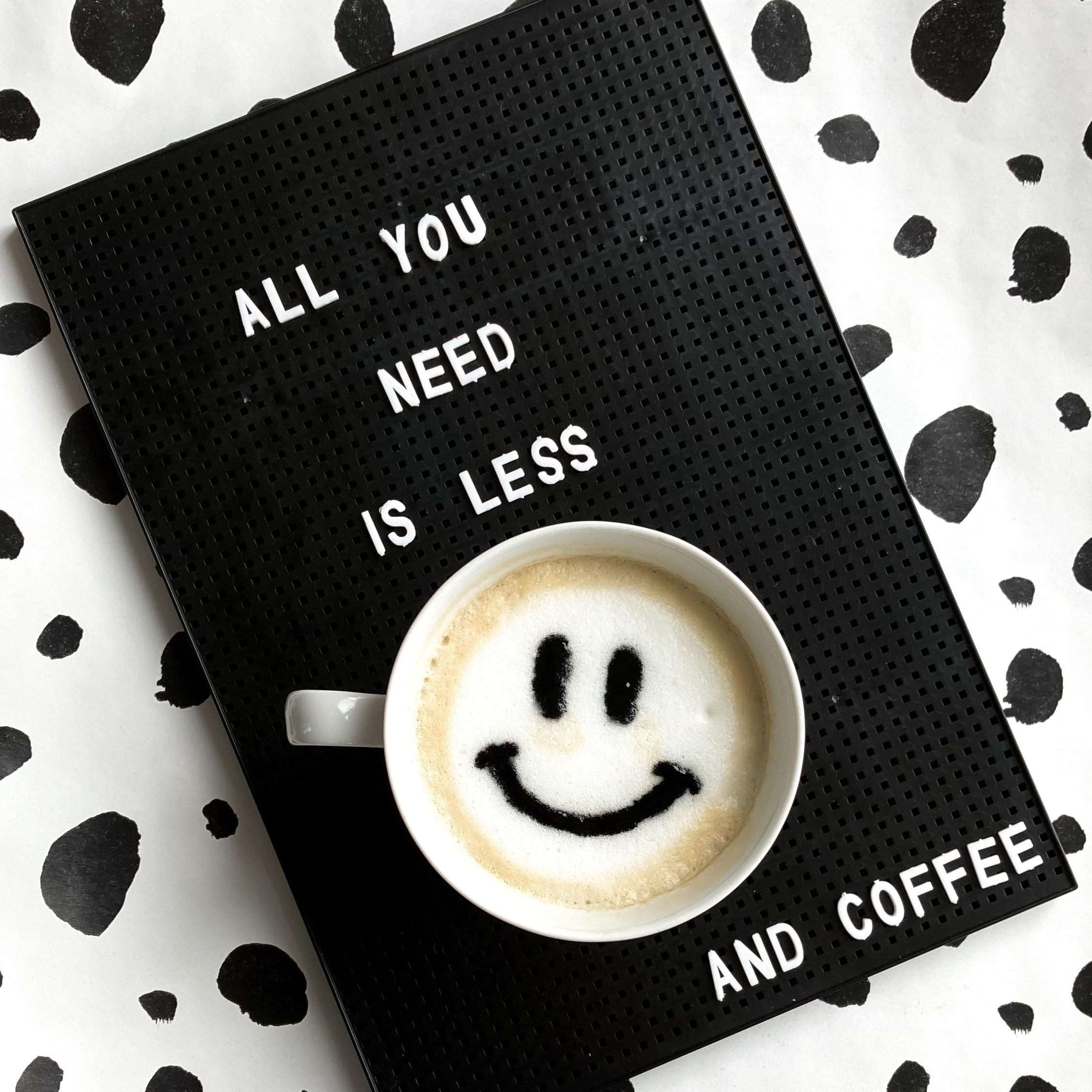 All you need is less. And coffee. #schwarzweiss #minimalismus #minimalism #kaffee #kaffeeliebe #blackandwhite
