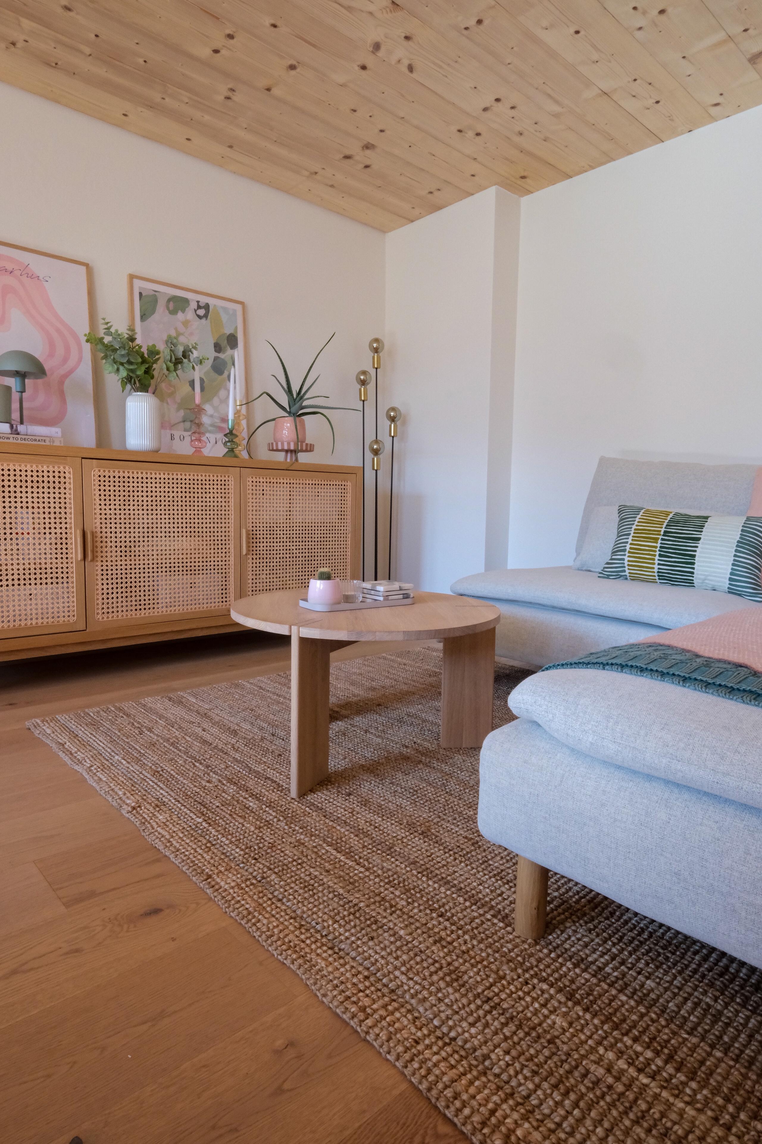 #Altbau #Landhaus #Wohnzimmer #Sideboard #Deko #Sofa #Cozy #Boho #Skandinavisch #Teppich #Sommer #Frühling #Bilder
#Ikea #MaisonduMonde #Oyoy #Desenio #Micasa