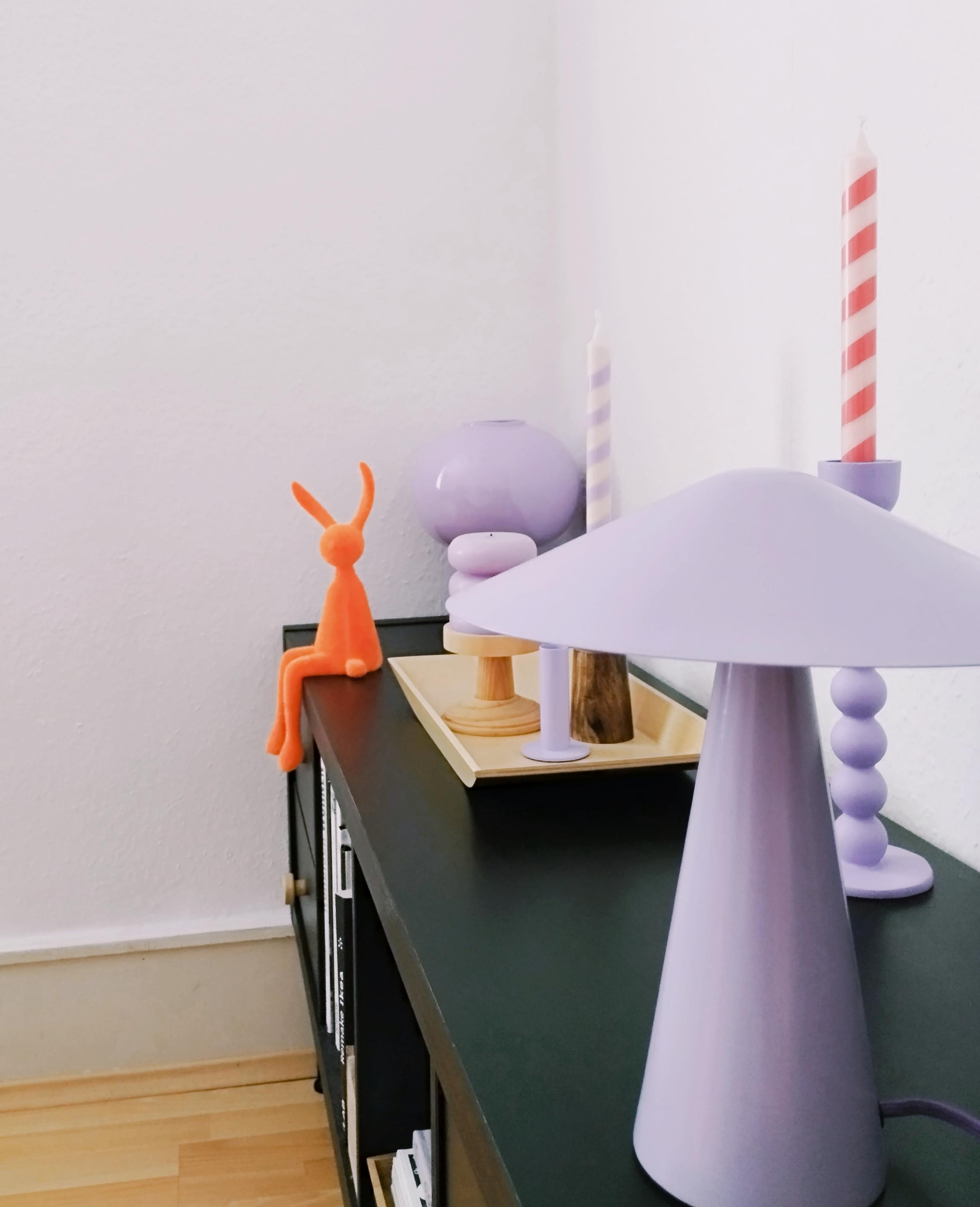 #altbau #orange #lila #kallax #nachttisch #interior #farbtupfer
#kerzen