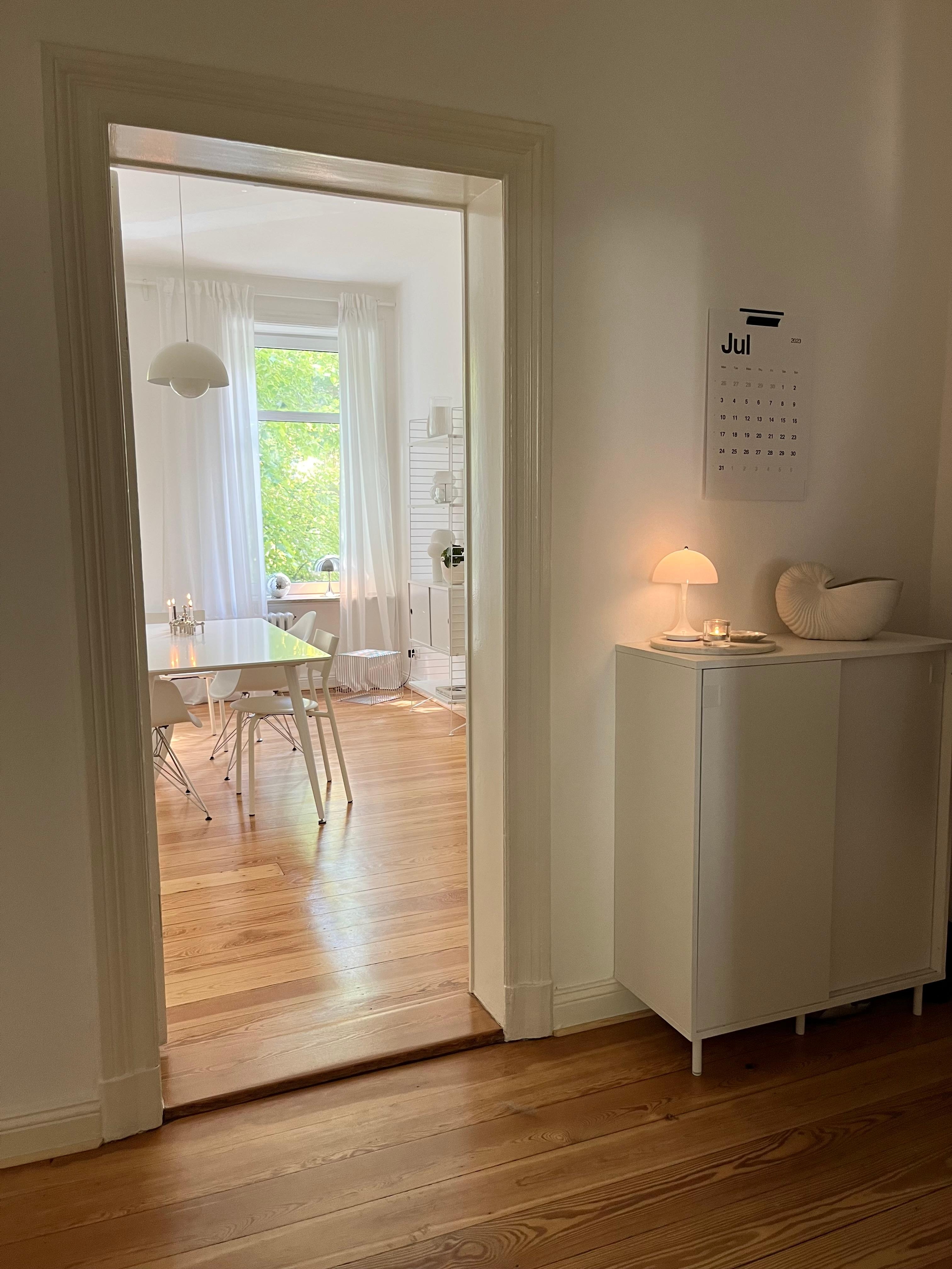 #altbauliebe #esszimmer #flur #skandinavischwohnen #minimalismus #leuchtenliebe #cozy 