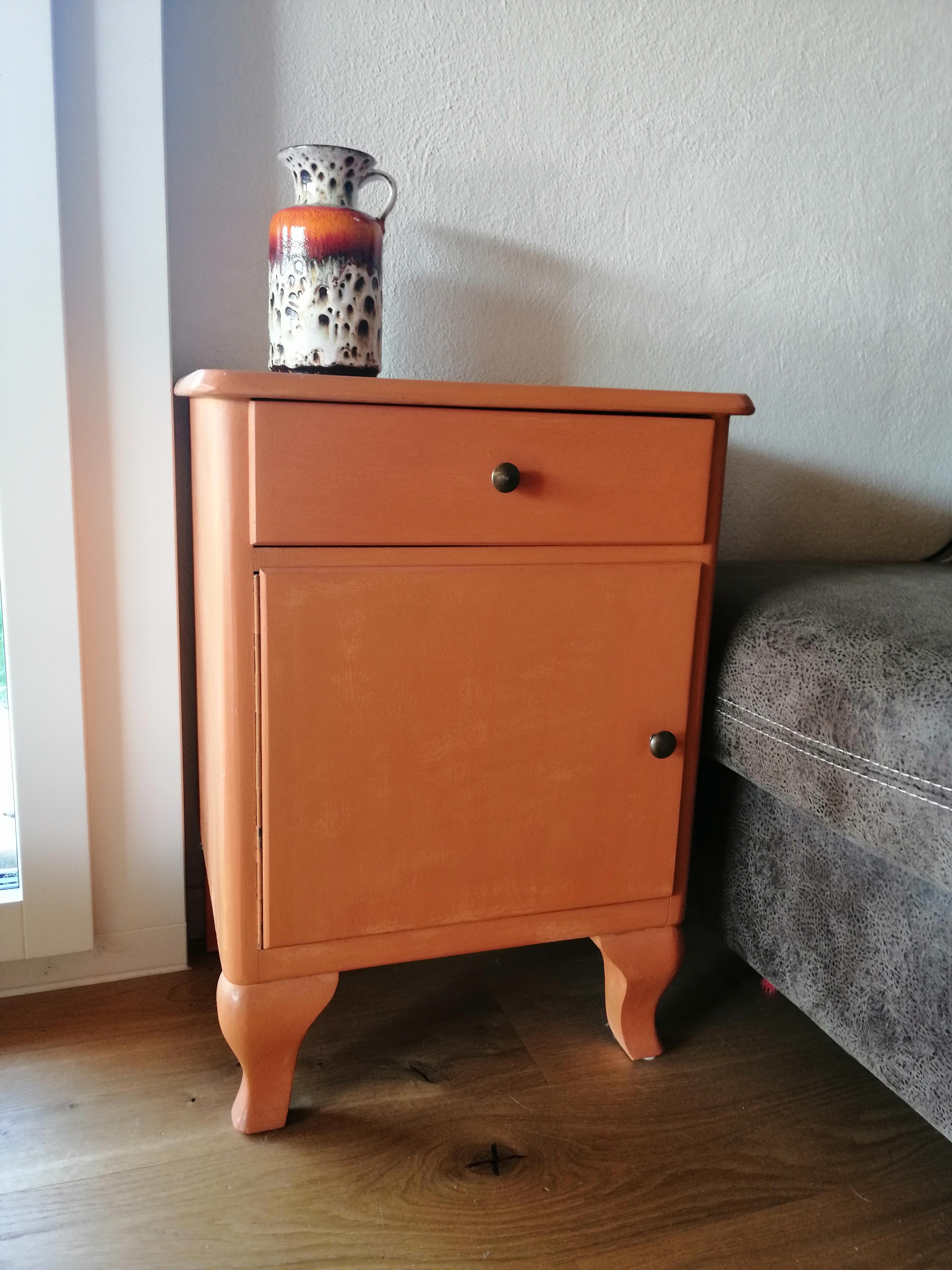 Altes Möbel augefrischt #vintage#kalkpaint#orange