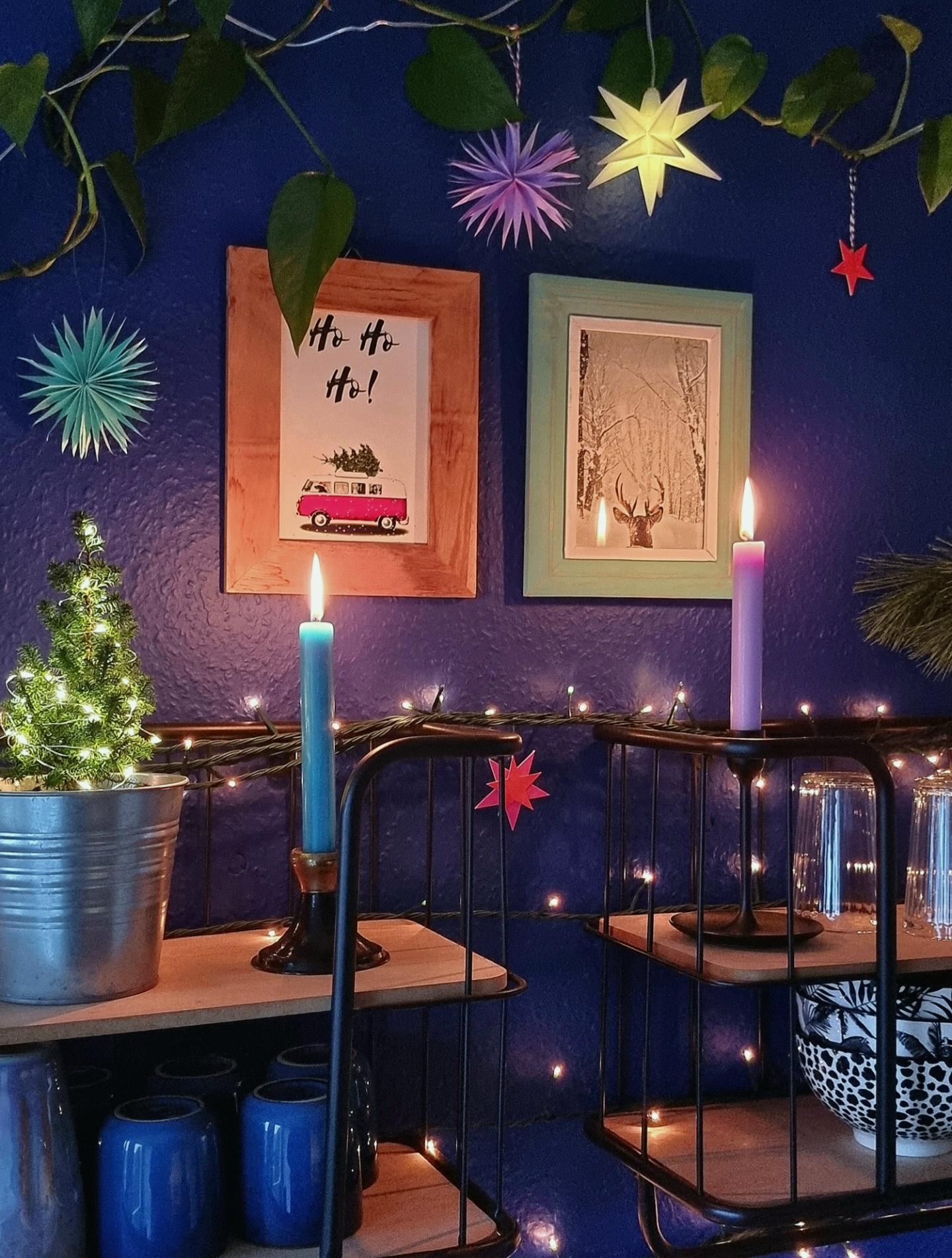 Am Wochenende beginnt die #Weihnachtsdeko in der #Küche mit #diy #Sterne #Lichterkette & #Farbe #cozy #xmas 💫