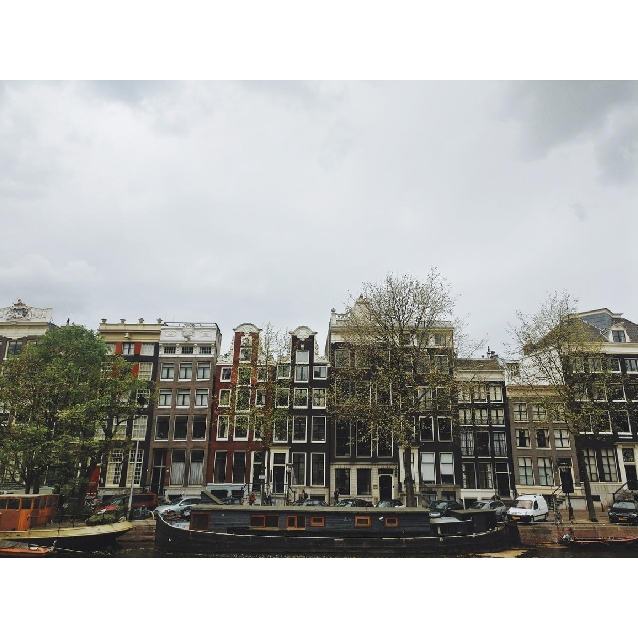 Amsterdam 👀 Fensterausblick 

#Amsterdam #traveldiary