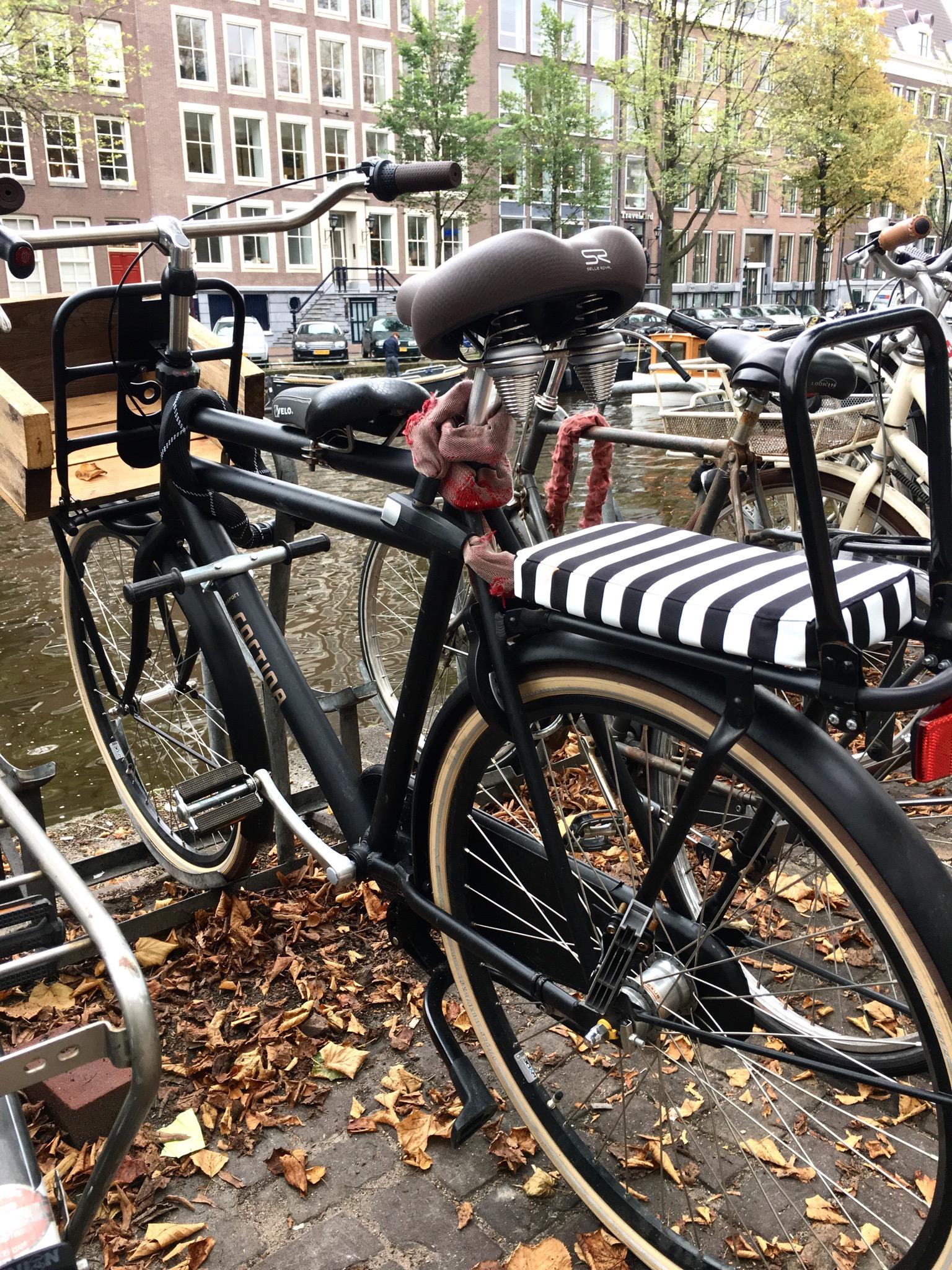 Amsterdam II 🖤 | Fahrräder ohne Ende

#Amsterdam #Städtetrip #Reisen #Holland #Kurzurlaub #Fahrrad 