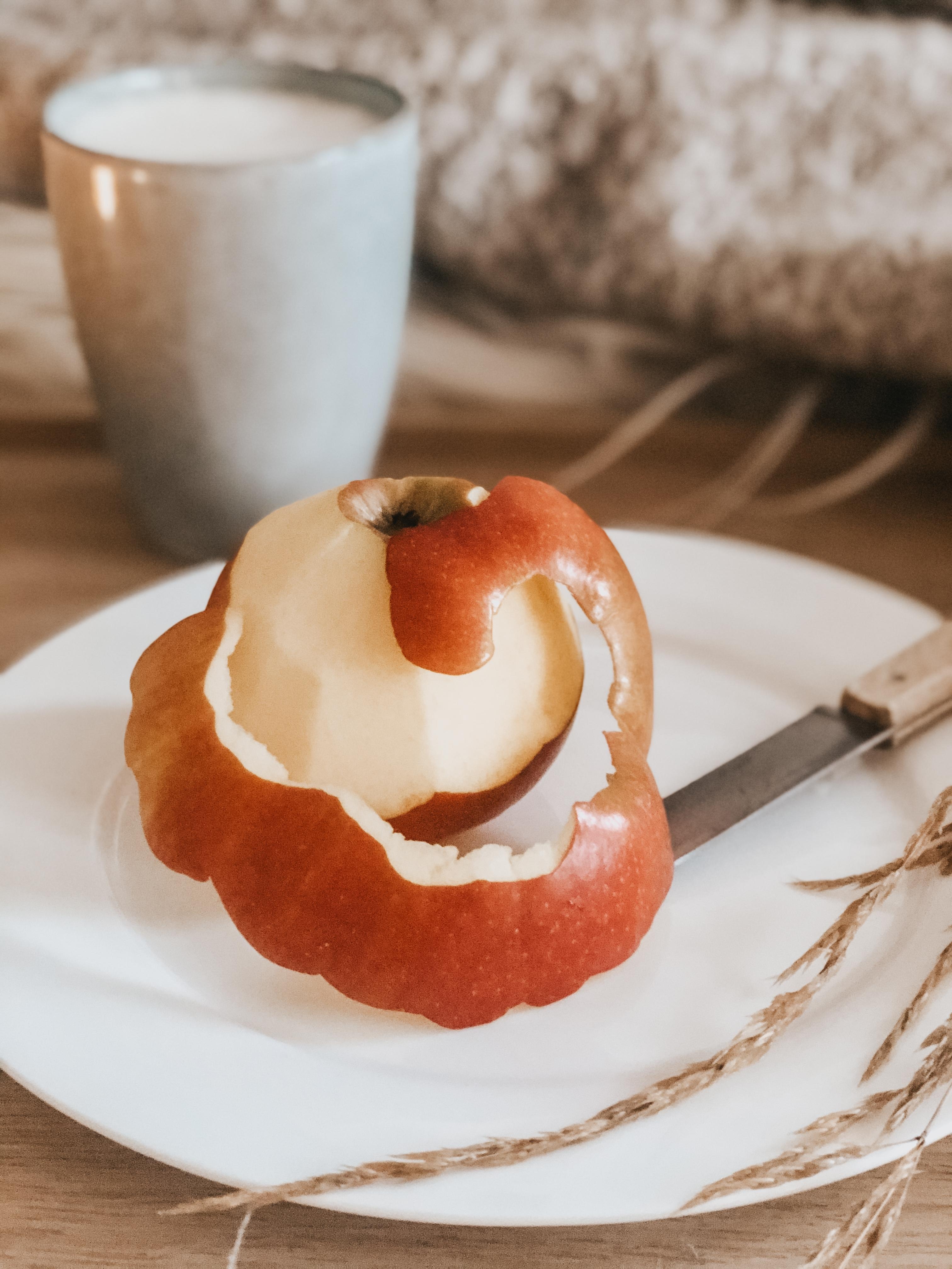 An apple a day 🍎 
#breakfast #cozy #apfel