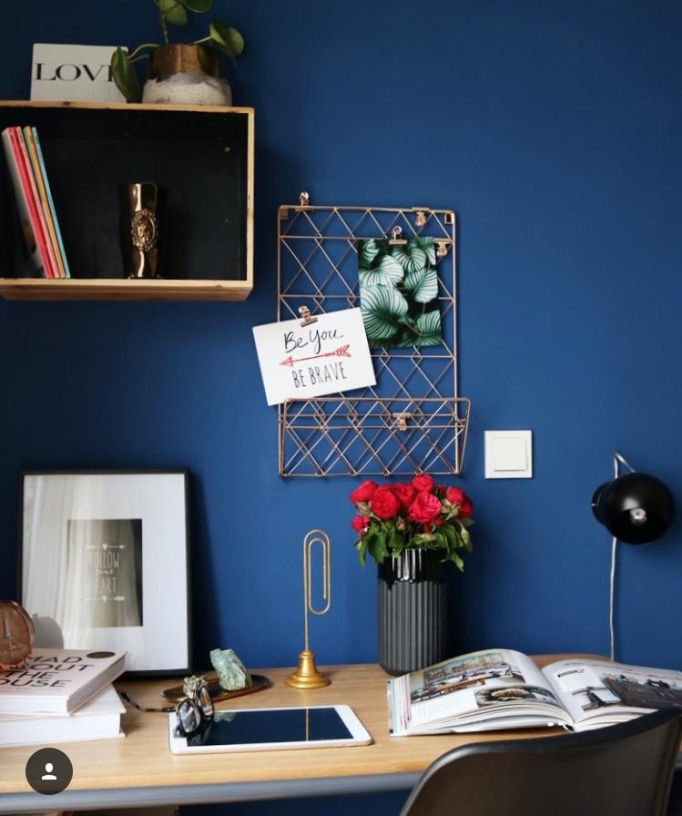 Arbeitsecke im Blau! #wandfarbe #schreibtisch #deko #interior #regal #couchstyle #hygge