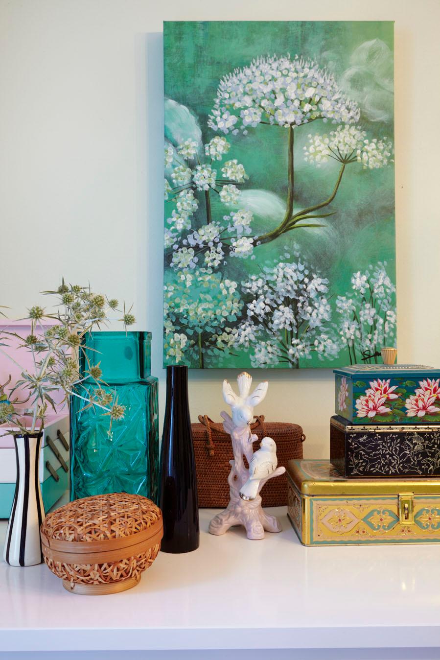 Arrangement in Pastelltönen #sideboard #tischdeko ©Lioba Schneider für COUCH